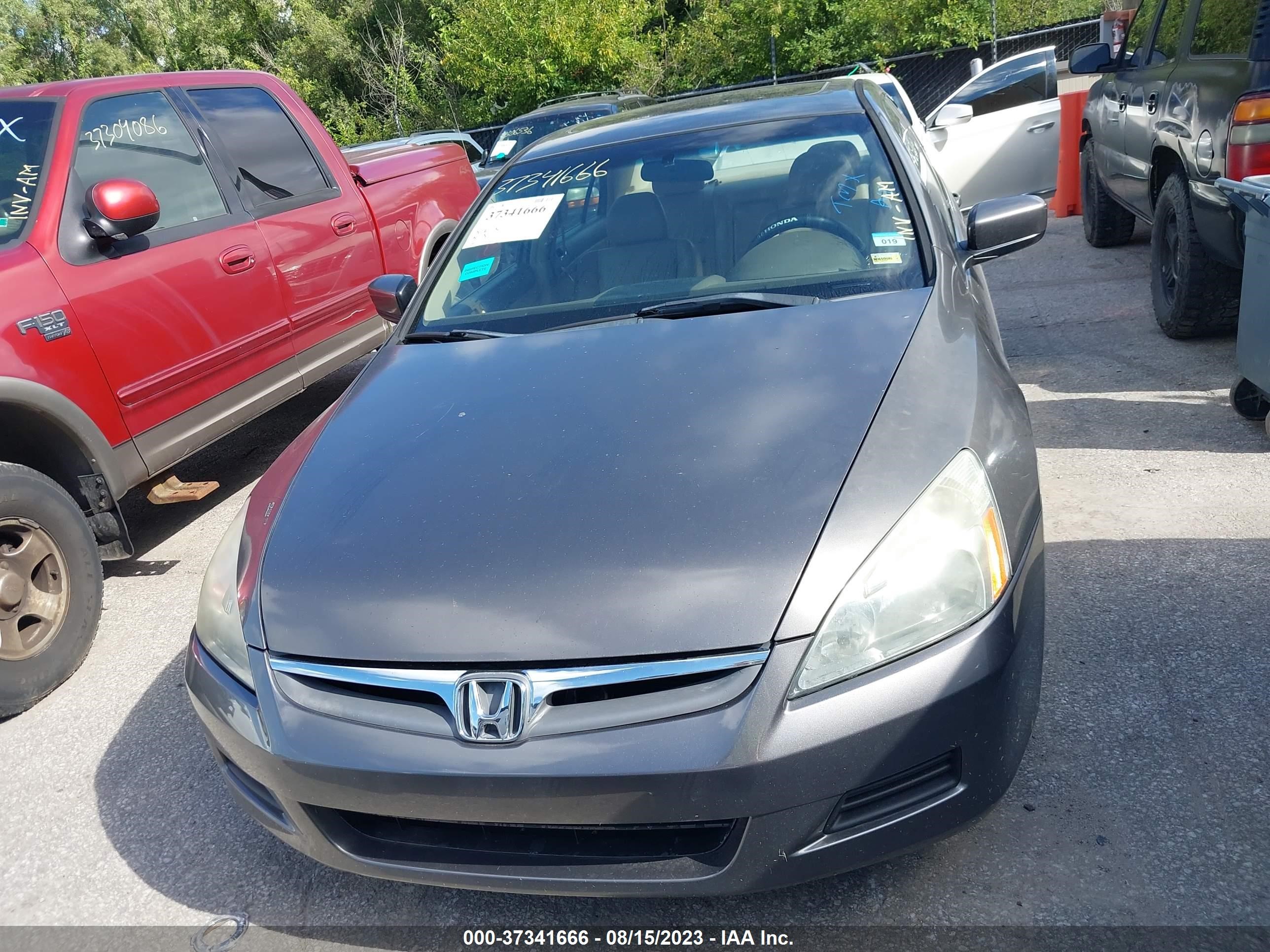 Photo 5 VIN: 2HGCM56766A099298 - HONDA ACCORD 