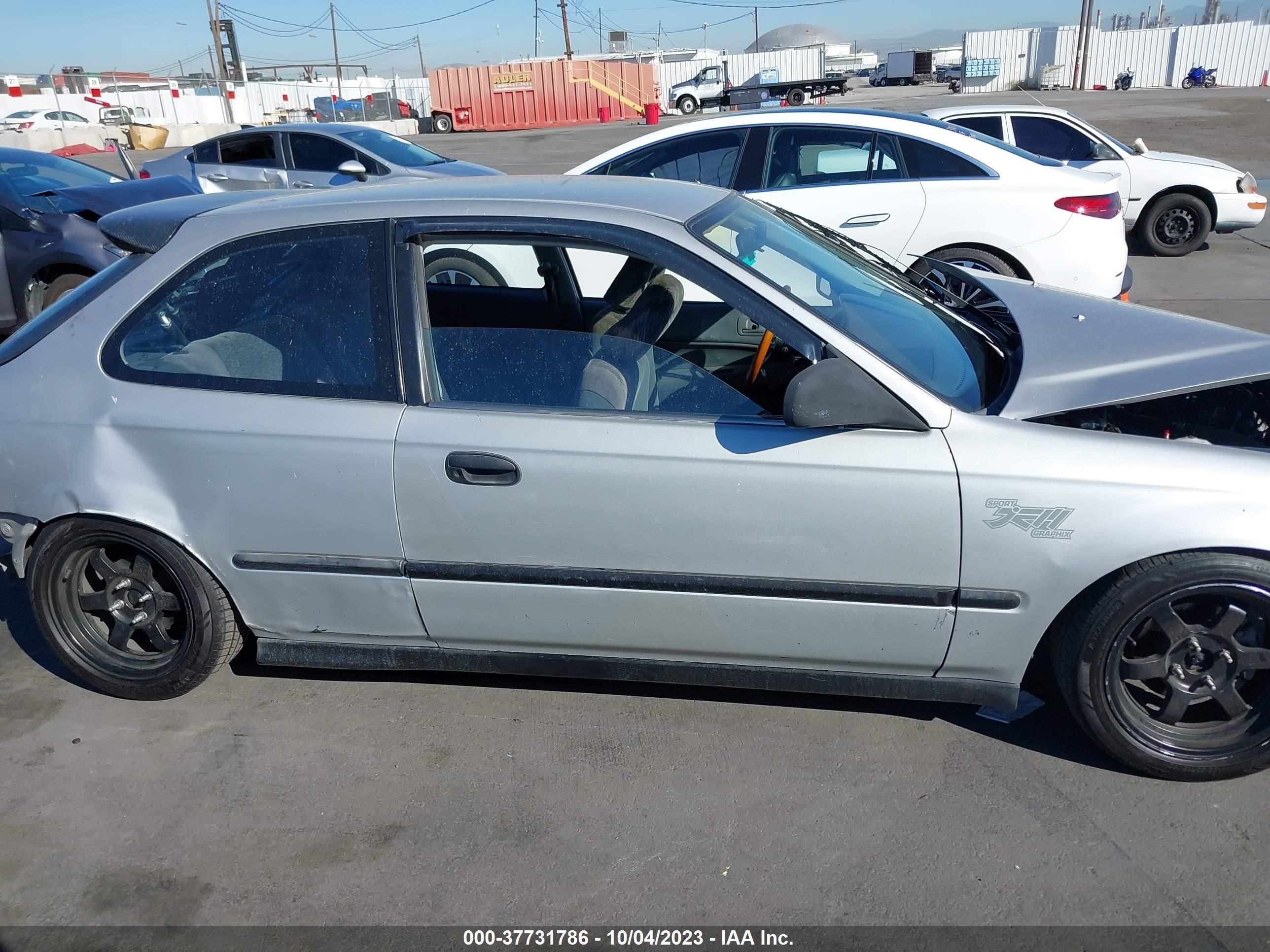 Photo 13 VIN: 2HGEJ6326VH115497 - HONDA CIVIC 