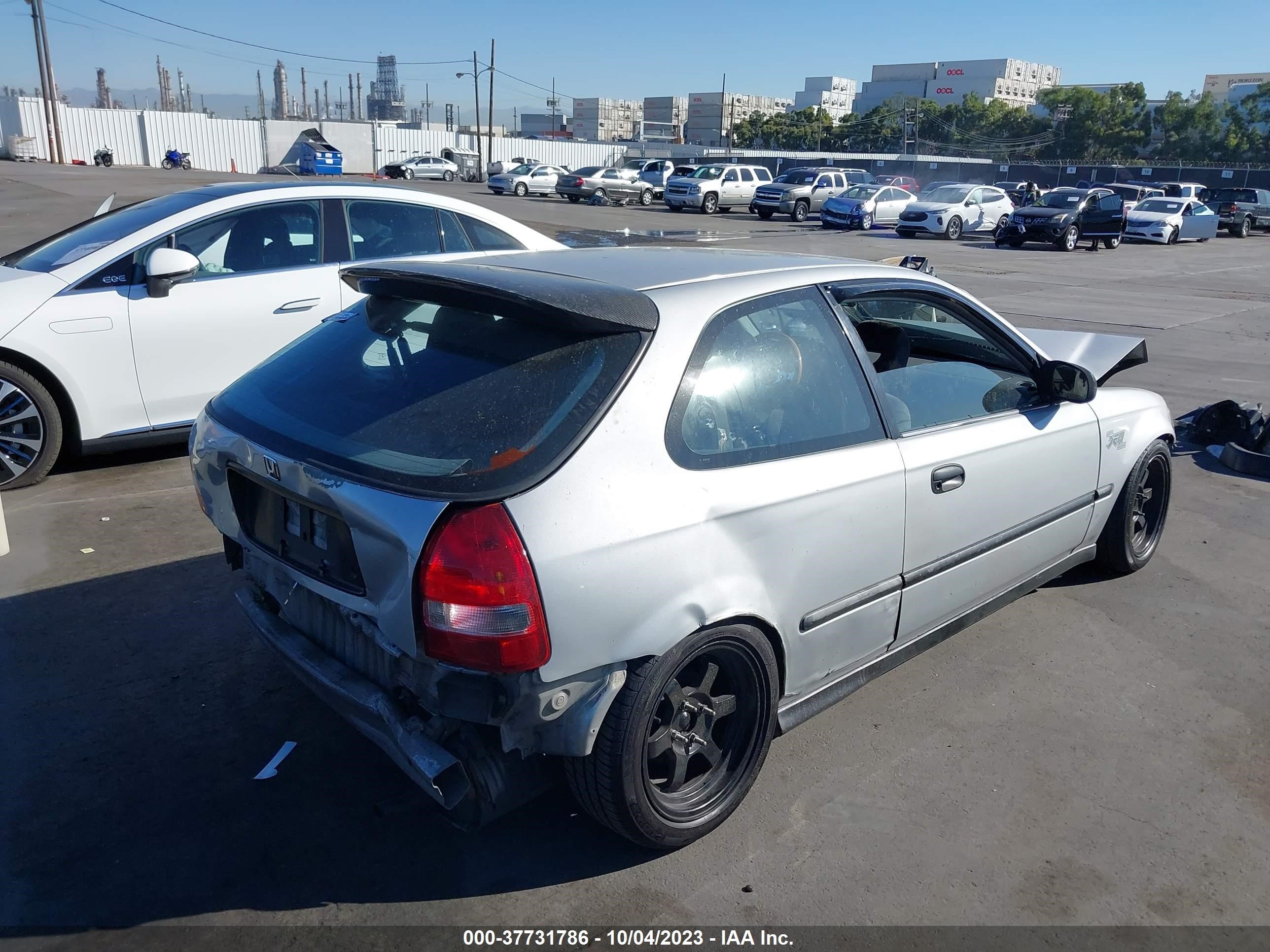 Photo 3 VIN: 2HGEJ6326VH115497 - HONDA CIVIC 