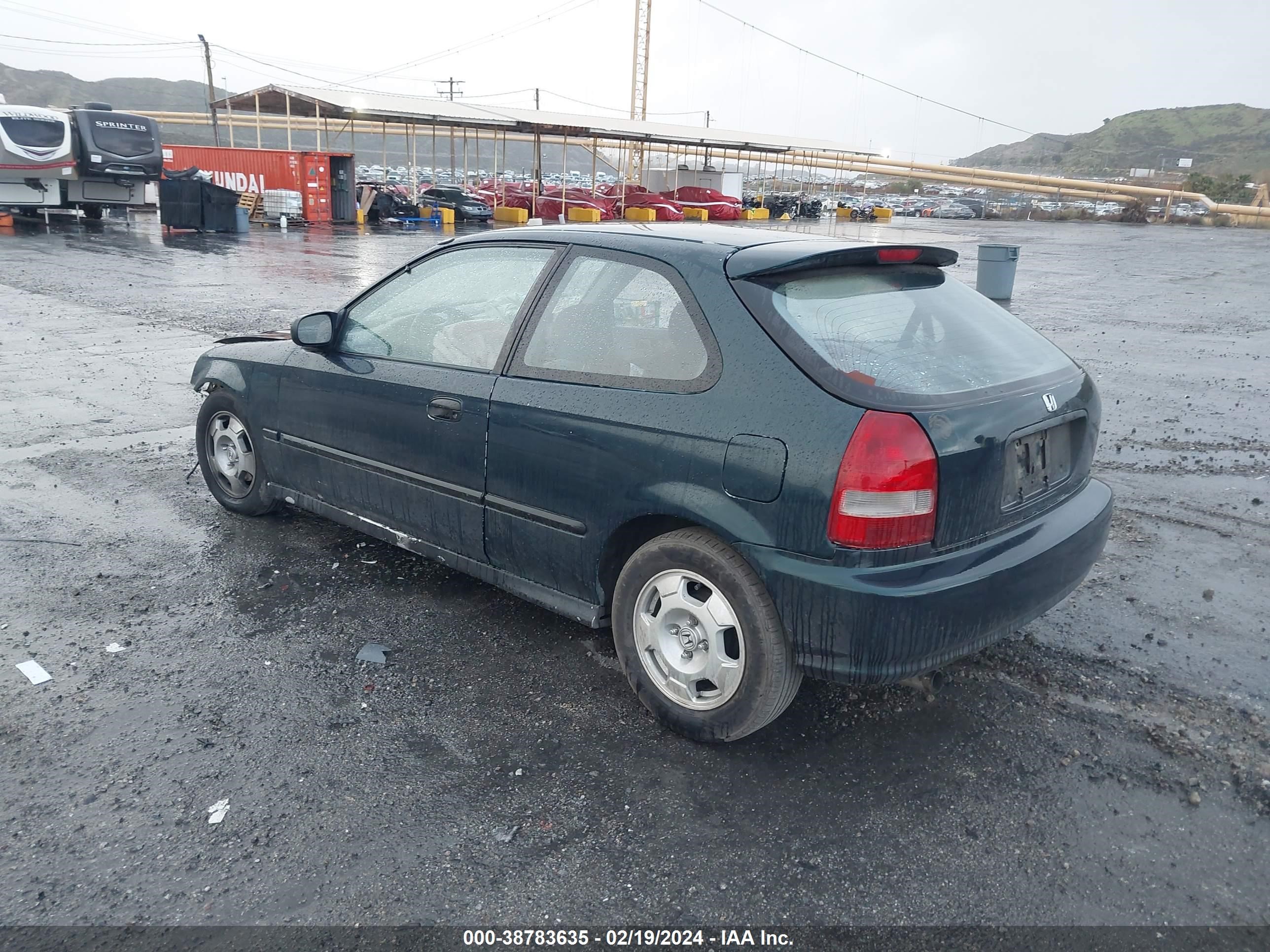 Photo 2 VIN: 2HGEJ6427TH108134 - HONDA CIVIC 