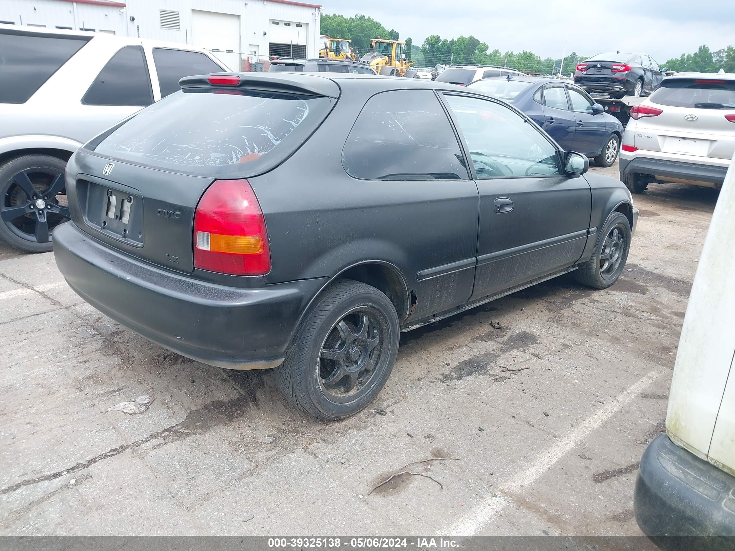 Photo 3 VIN: 2HGEJ6427VH122988 - HONDA CIVIC 