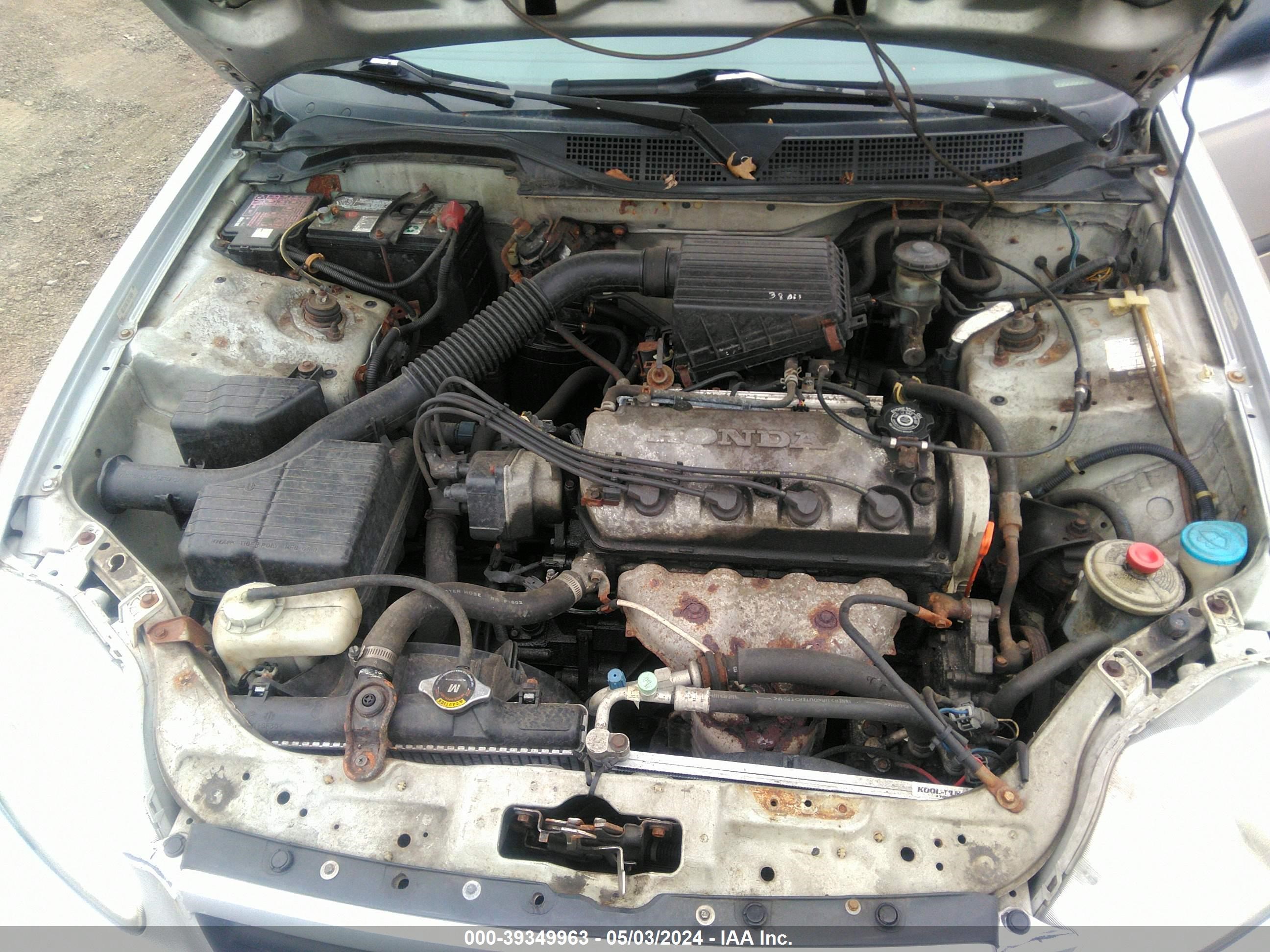 Photo 9 VIN: 2HGEJ644XYH106242 - HONDA CIVIC 