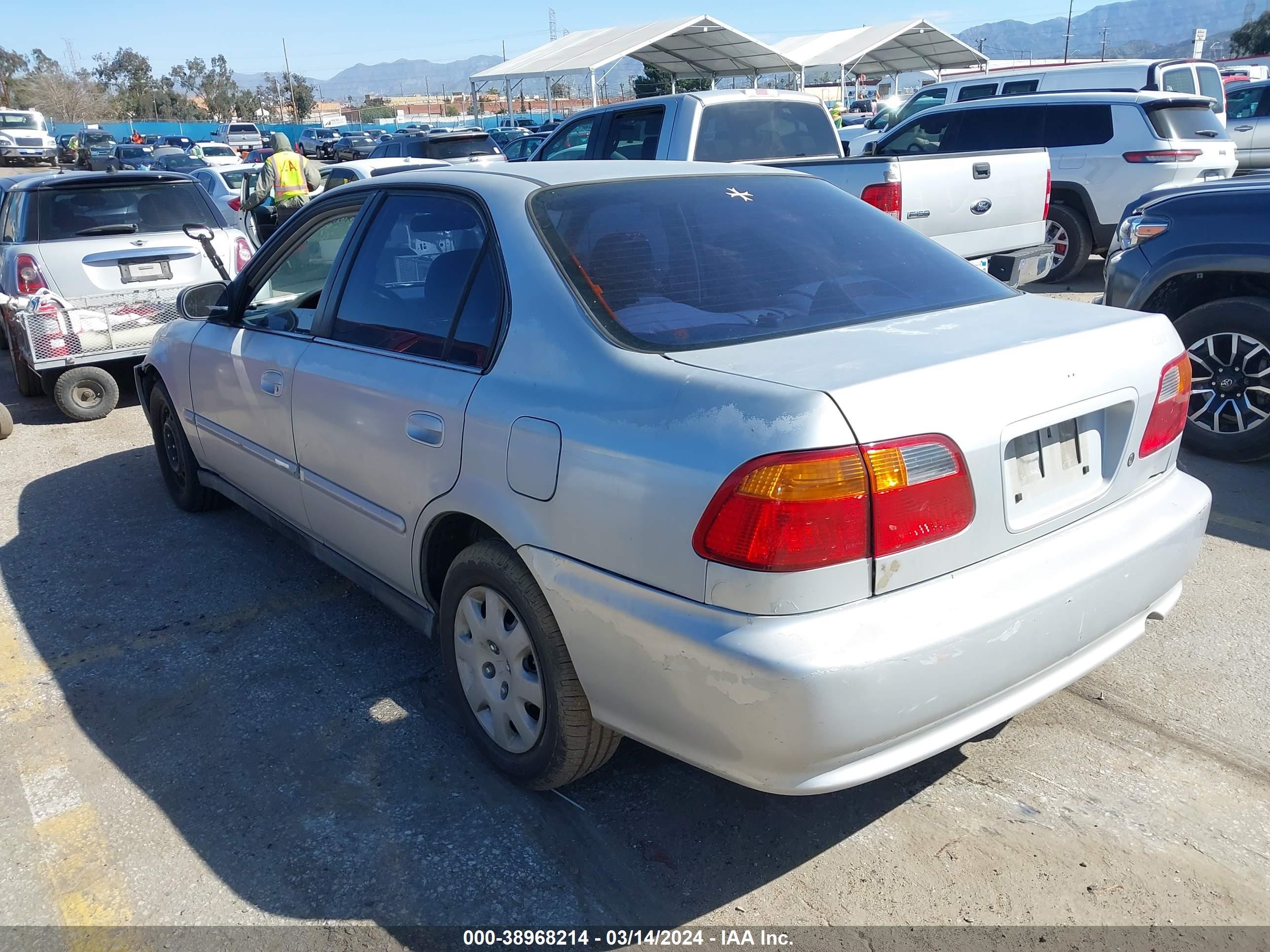 Photo 2 VIN: 2HGEJ6618YH553087 - HONDA CIVIC 