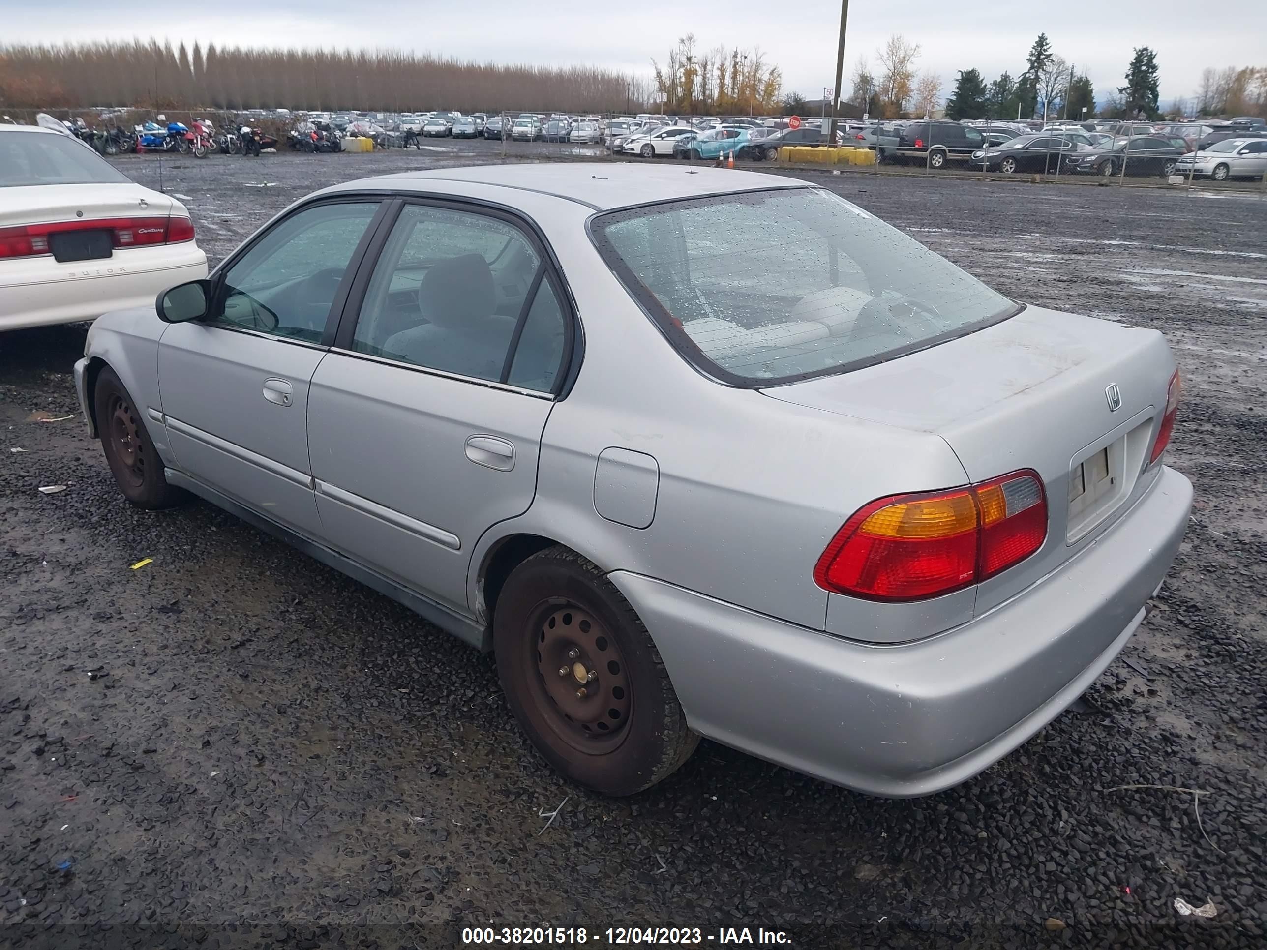 Photo 2 VIN: 2HGEJ661XXH516198 - HONDA CIVIC 