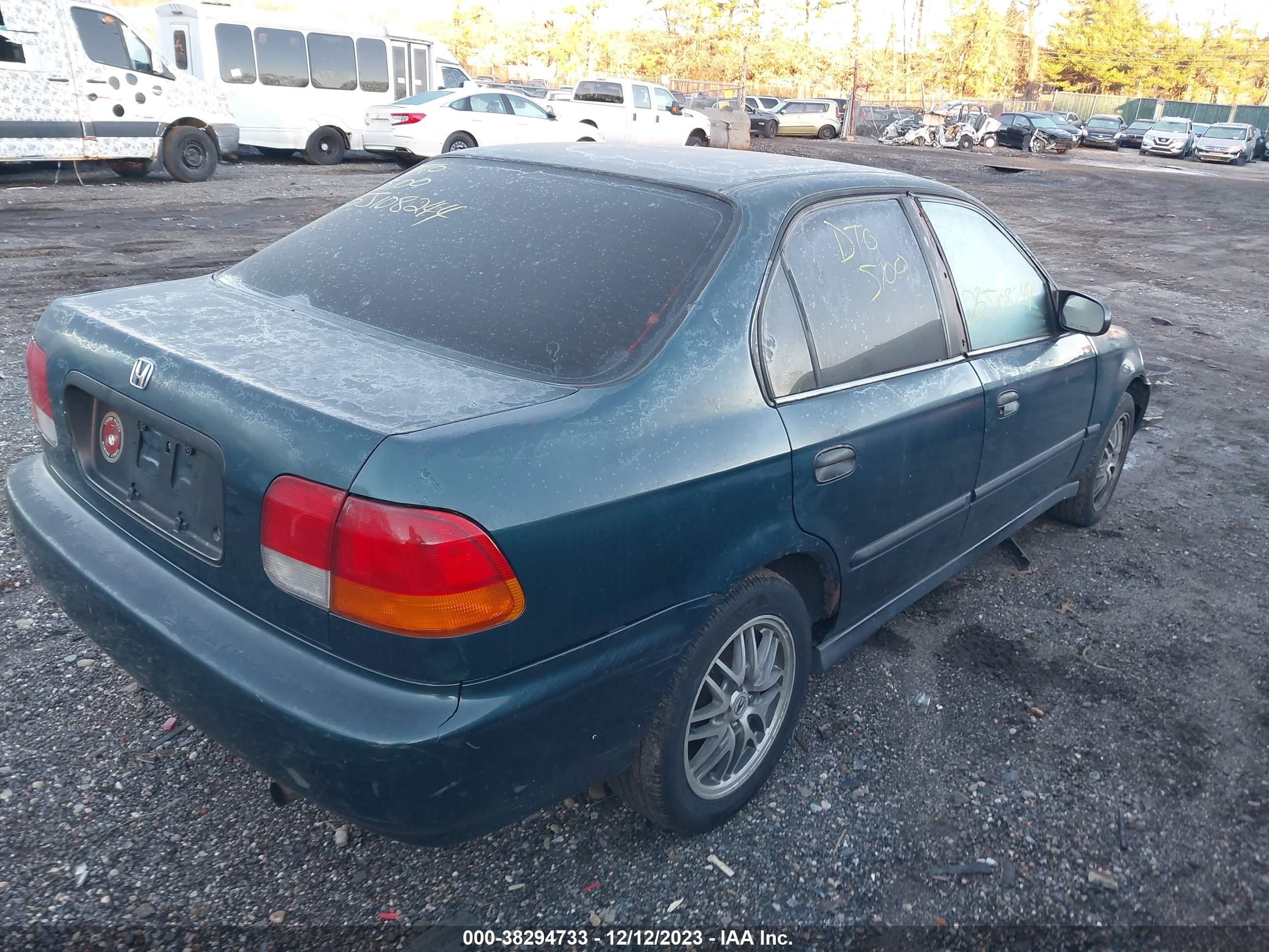 Photo 3 VIN: 2HGEJ6622TH535735 - HONDA CIVIC 