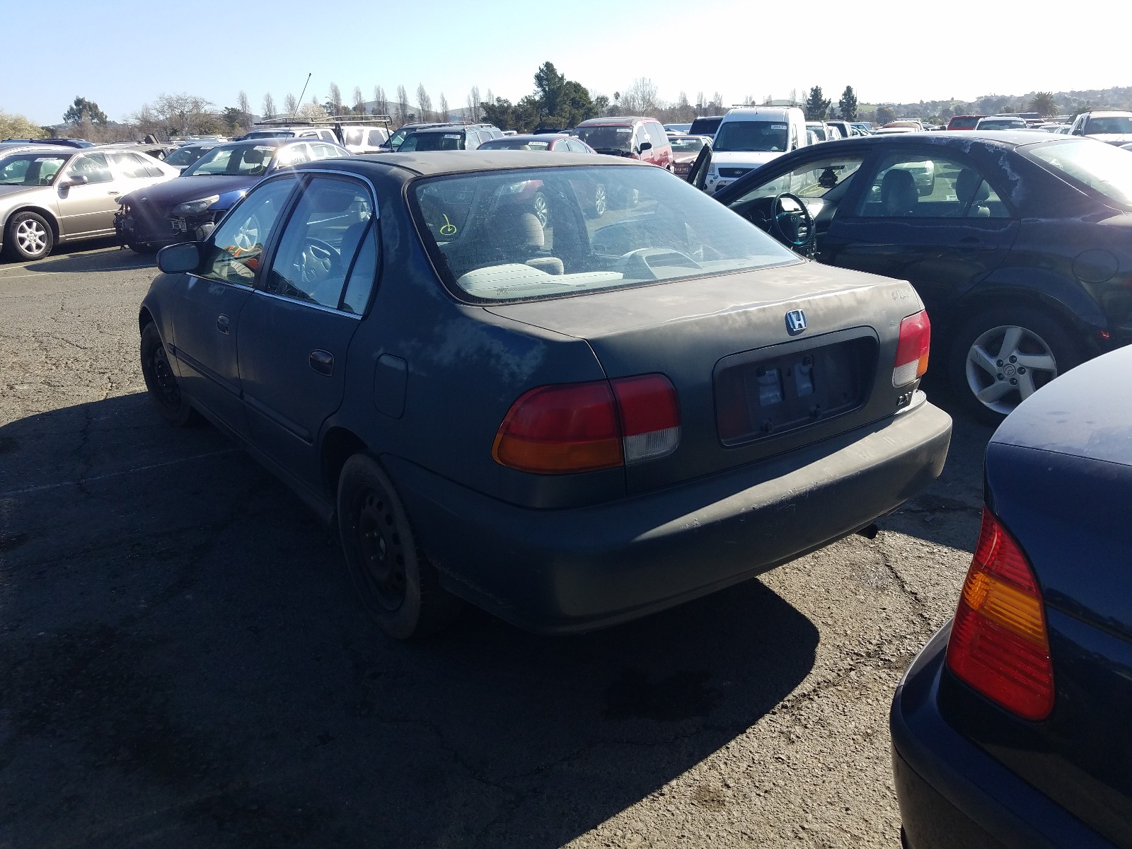 Photo 2 VIN: 2HGEJ6672VH503088 - HONDA CIVIC 