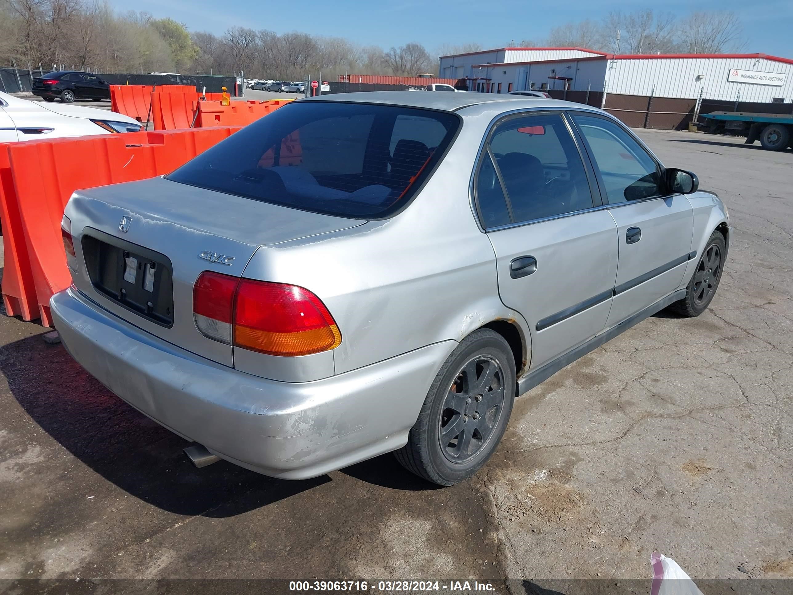 Photo 3 VIN: 2HGEJ6673TH551504 - HONDA CIVIC 