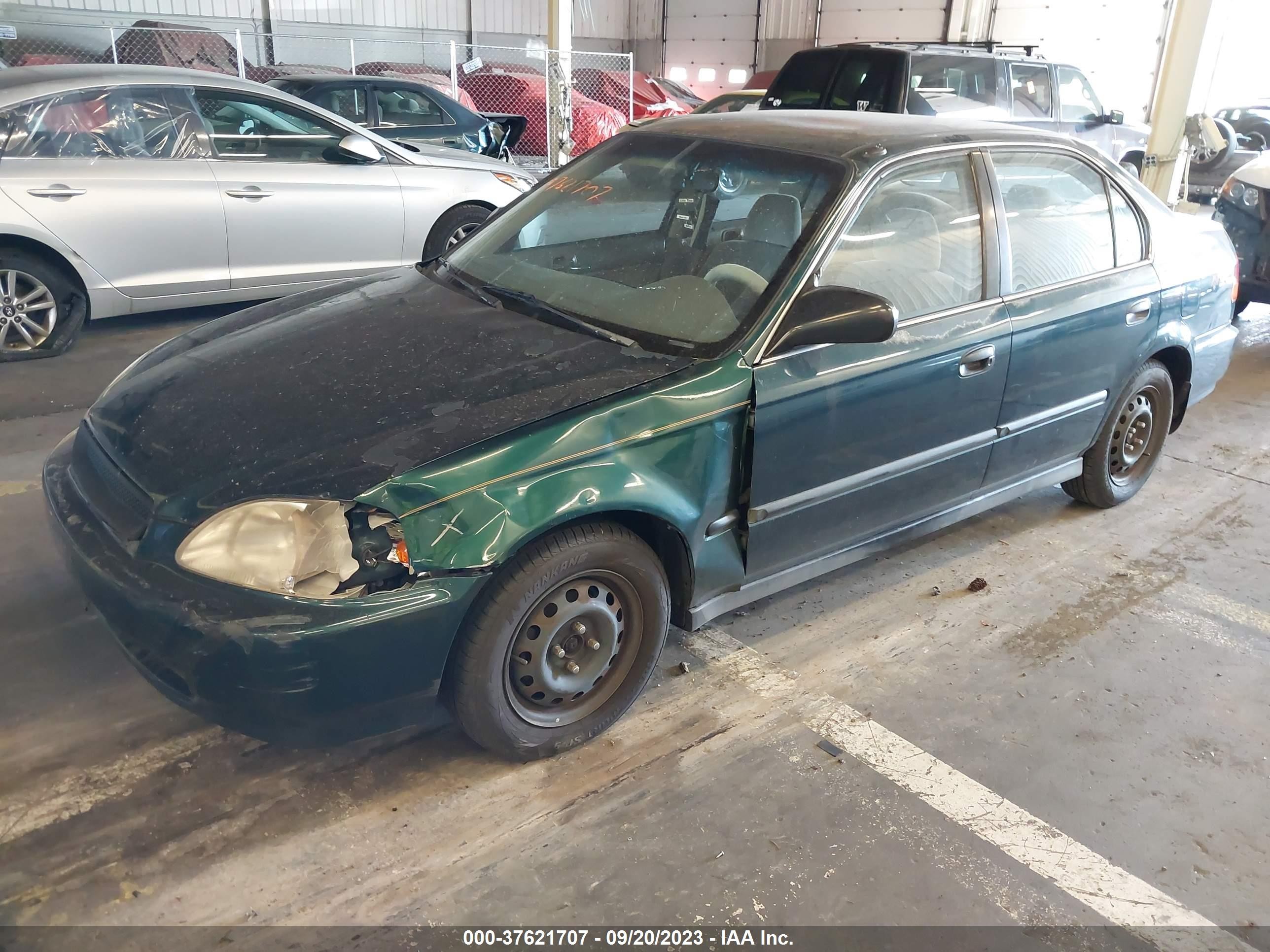 Photo 1 VIN: 2HGEJ6674WH555923 - HONDA CIVIC 