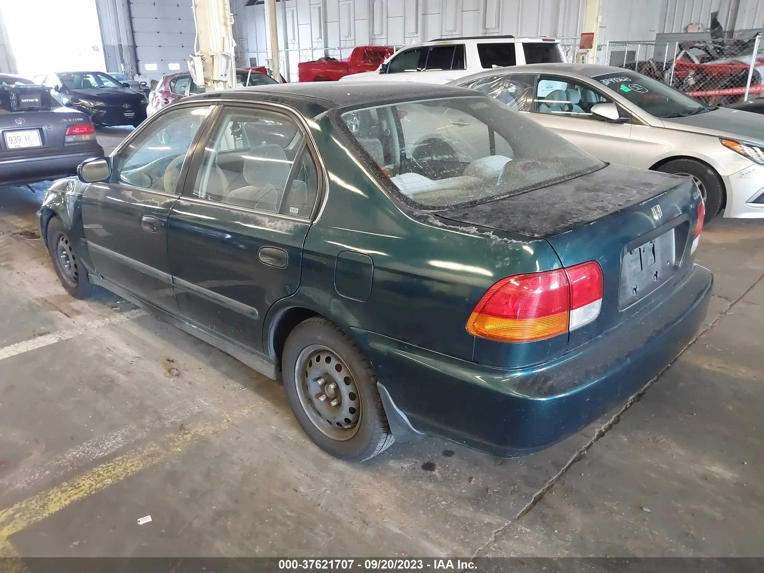 Photo 2 VIN: 2HGEJ6674WH555923 - HONDA CIVIC 