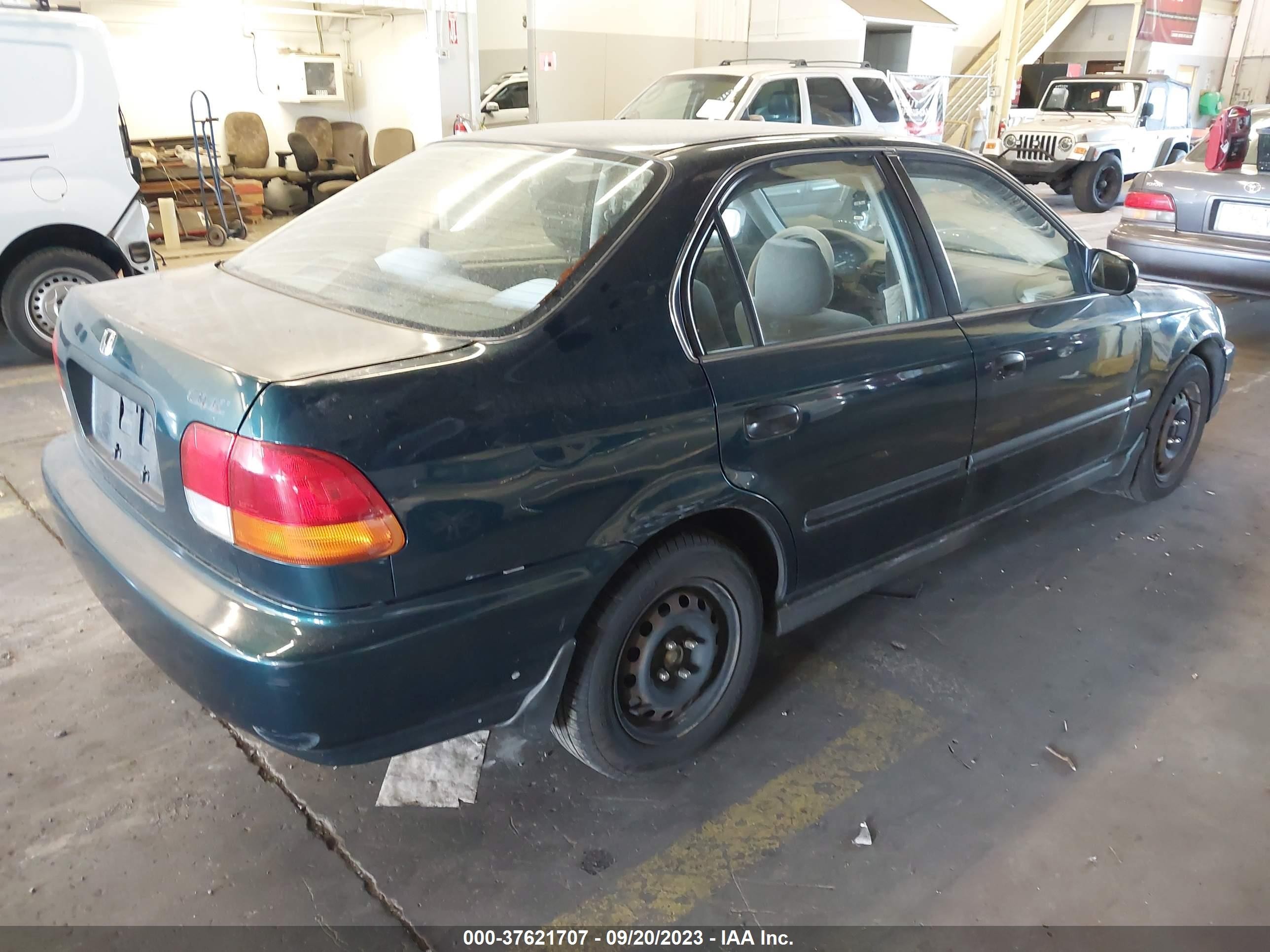 Photo 3 VIN: 2HGEJ6674WH555923 - HONDA CIVIC 