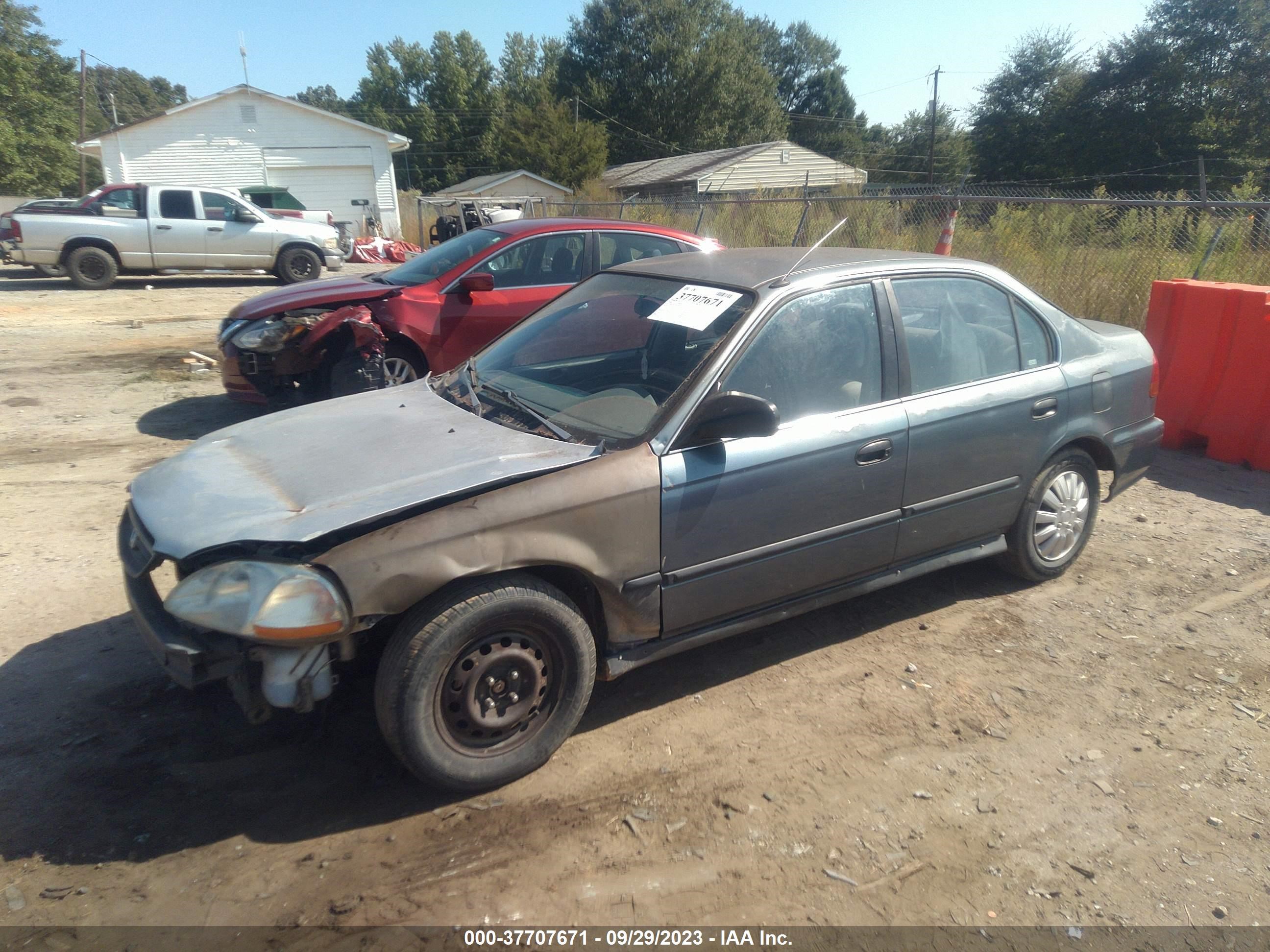 Photo 1 VIN: 2HGEJ6675WH526981 - HONDA CIVIC 