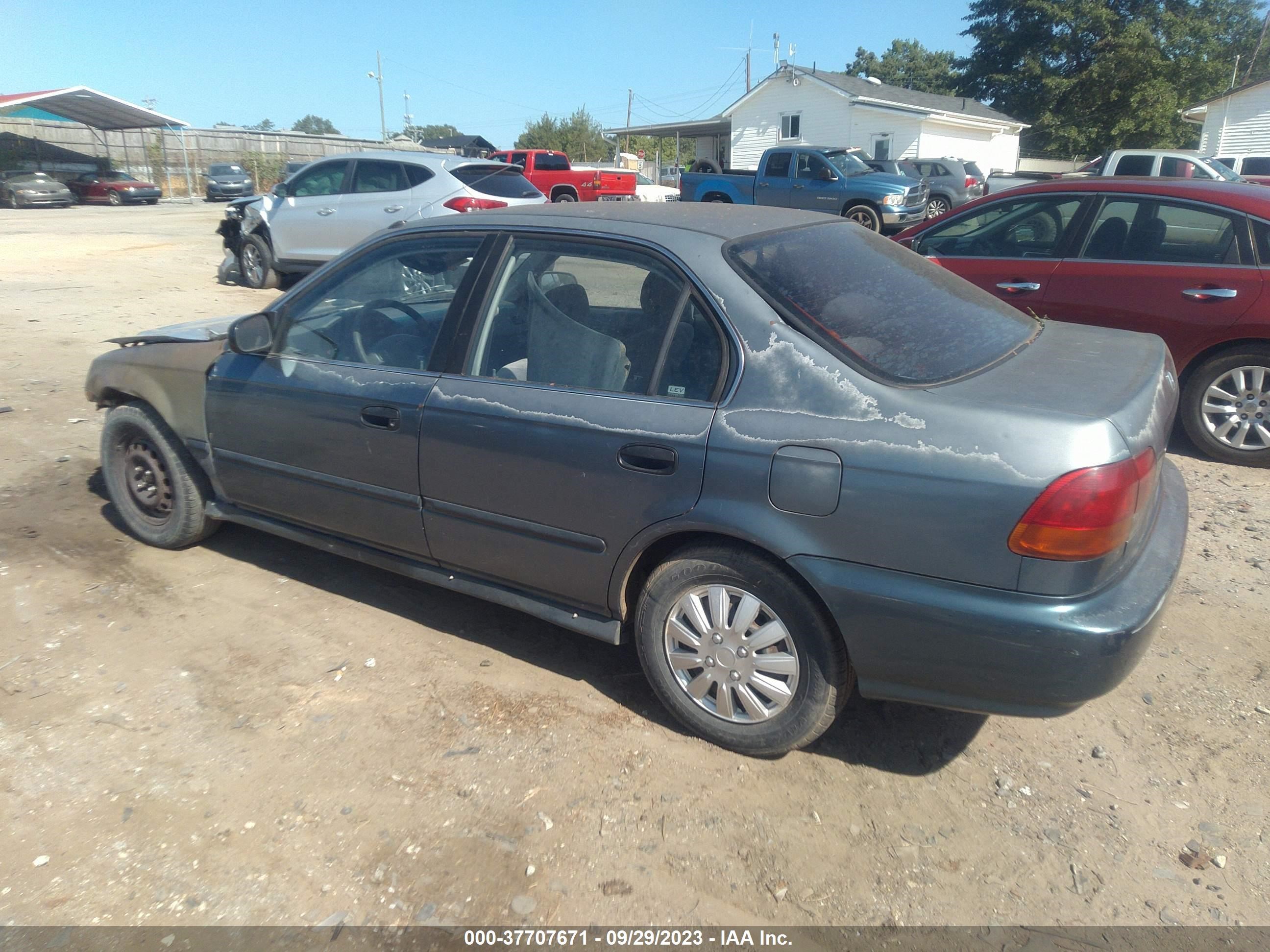 Photo 2 VIN: 2HGEJ6675WH526981 - HONDA CIVIC 