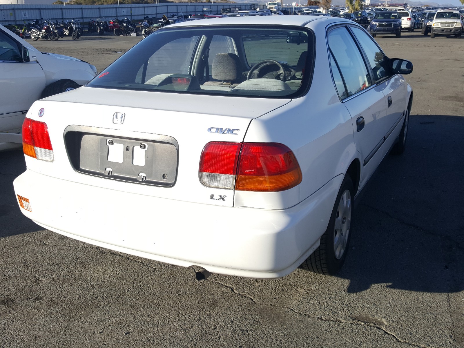 Photo 3 VIN: 2HGEJ6677WH564423 - HONDA CIVIC LX 