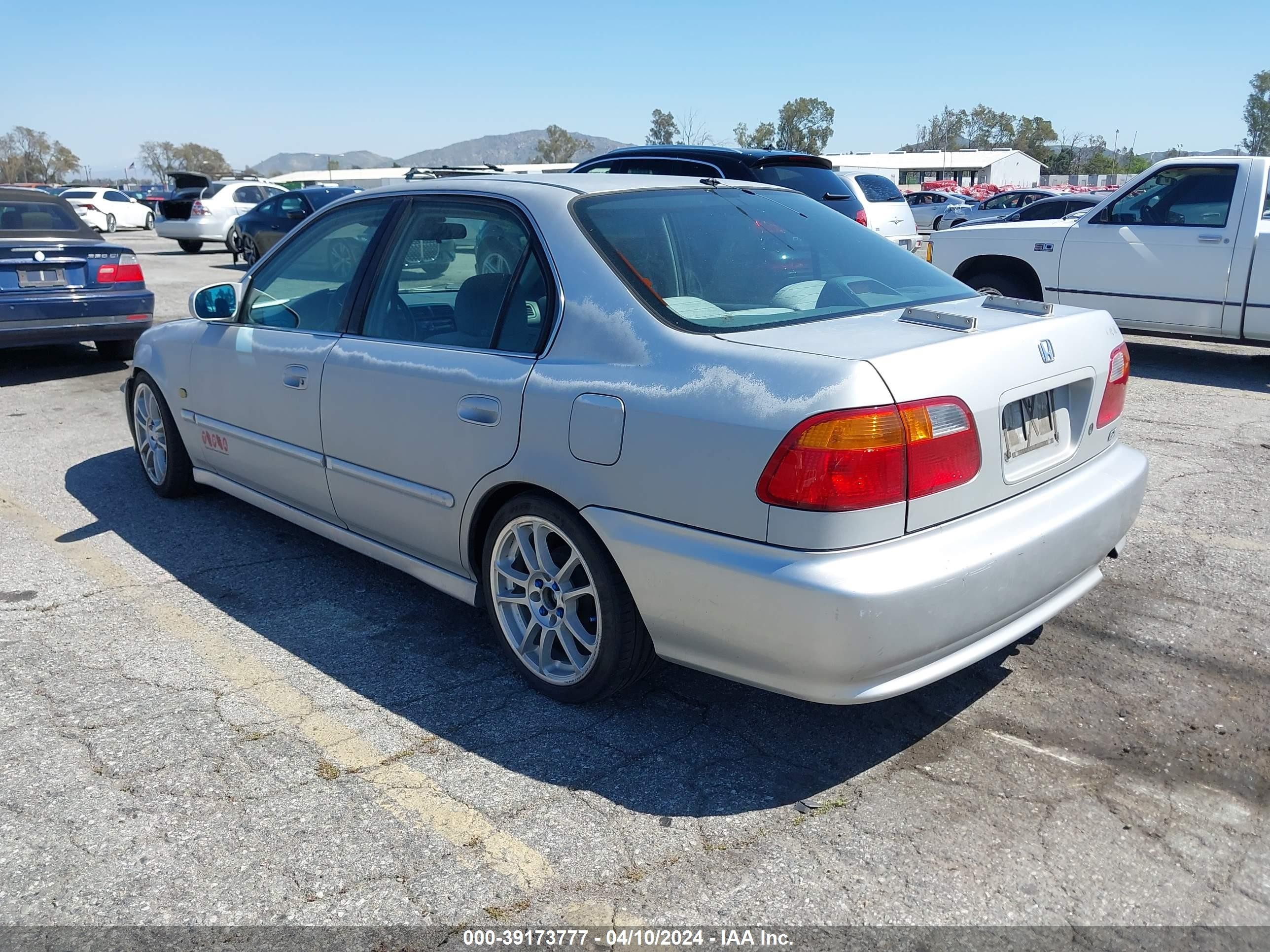 Photo 2 VIN: 2HGEJ8641XH513891 - HONDA CIVIC 