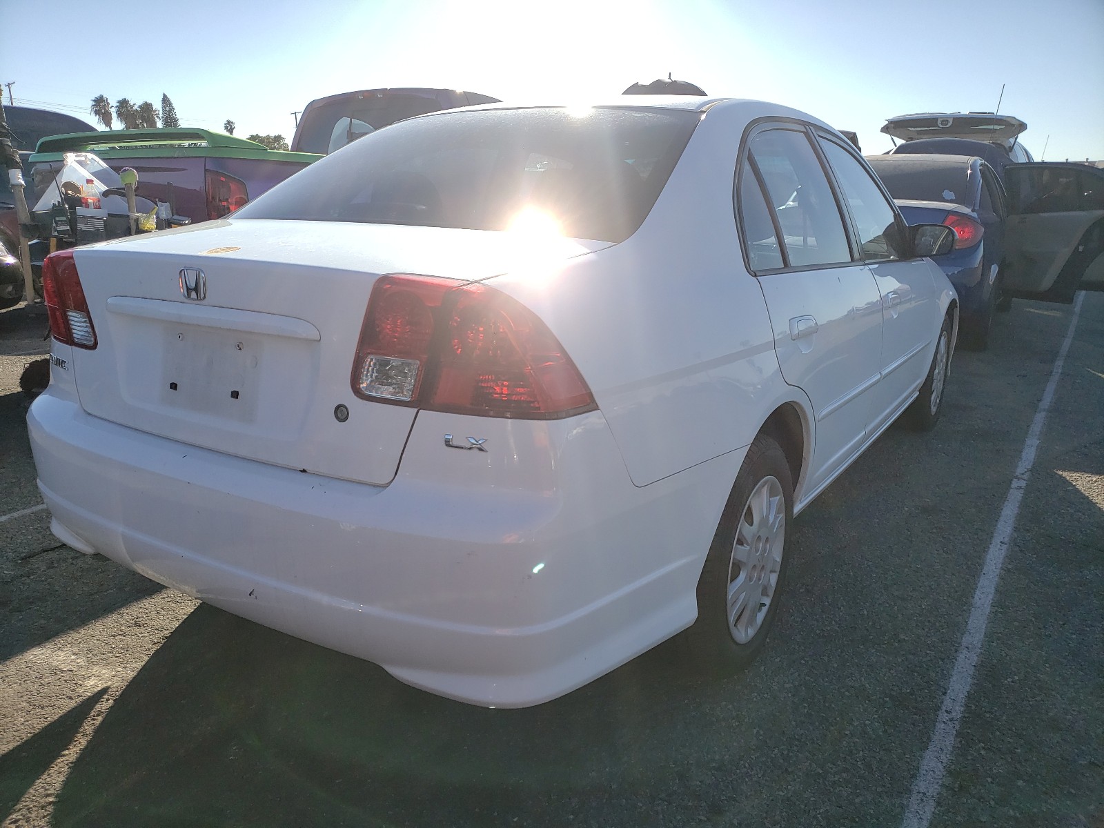 Photo 3 VIN: 2HGES16515H625231 - HONDA CIVIC LX 