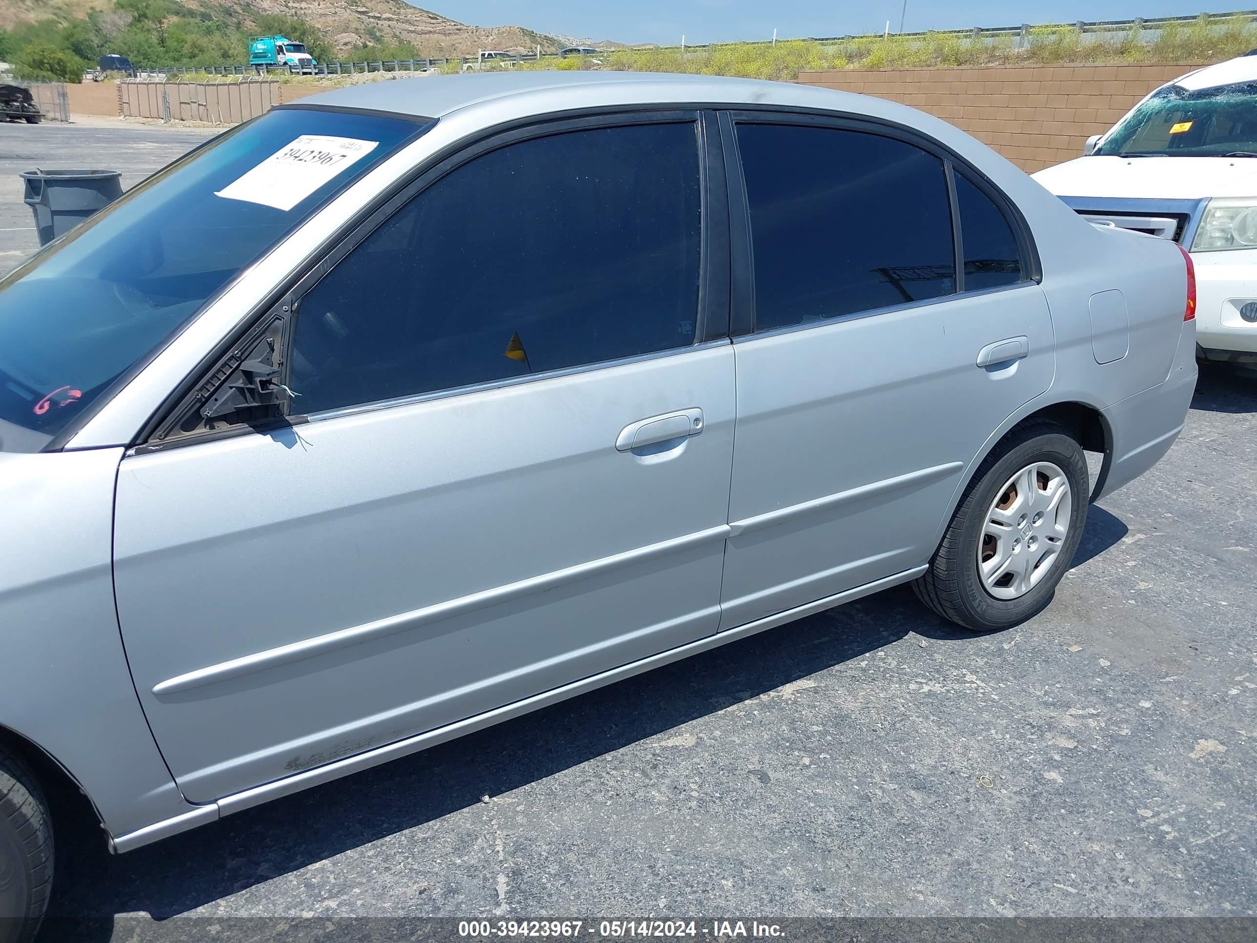 Photo 5 VIN: 2HGES16542H527628 - HONDA CIVIC 