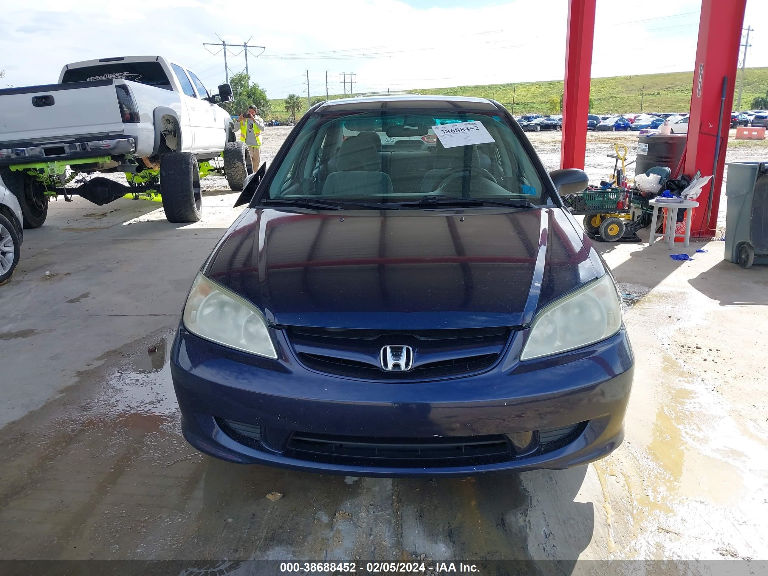 Photo 11 VIN: 2HGES165X5H584050 - HONDA CIVIC 