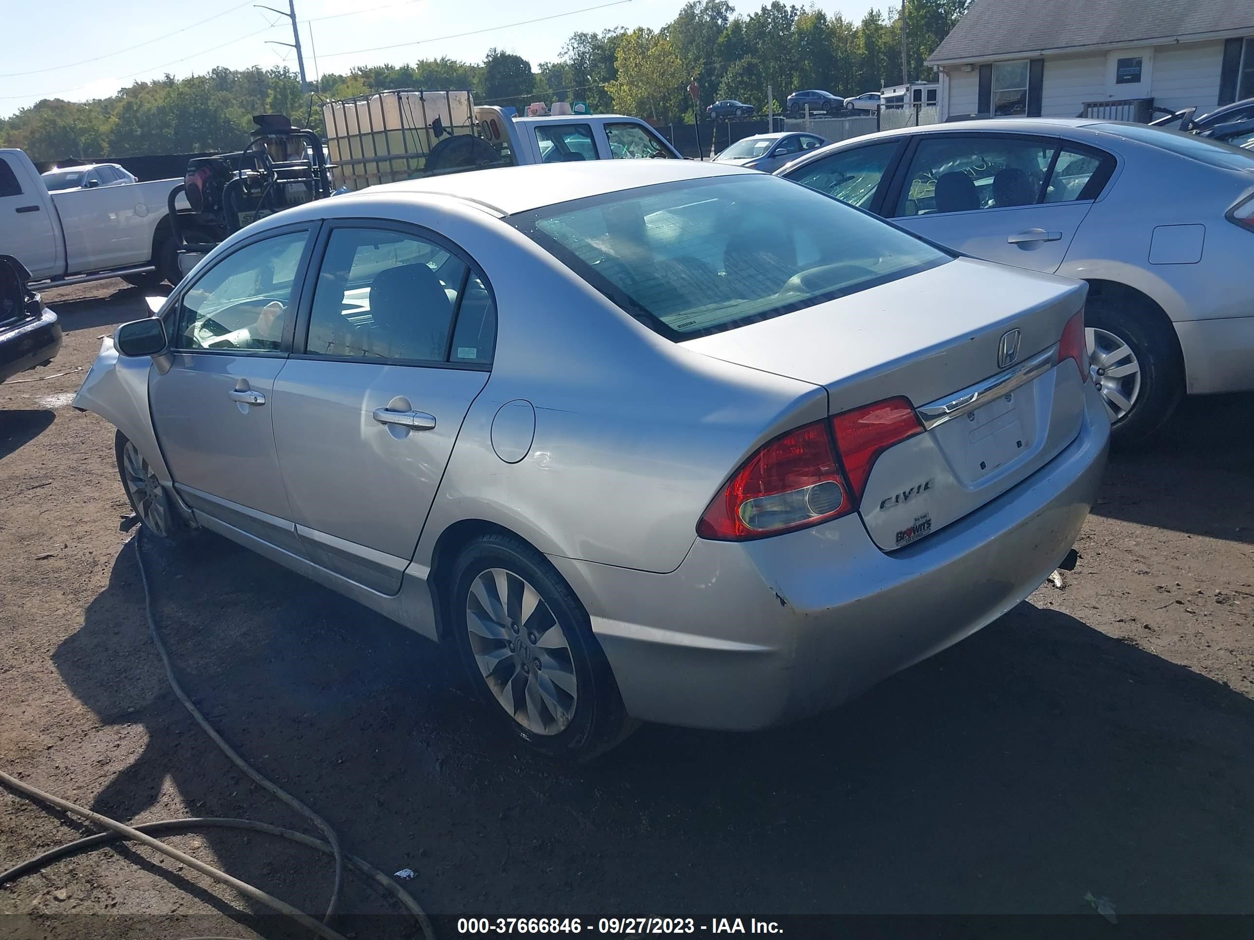 Photo 2 VIN: 2HGFA15879H515082 - HONDA CIVIC 