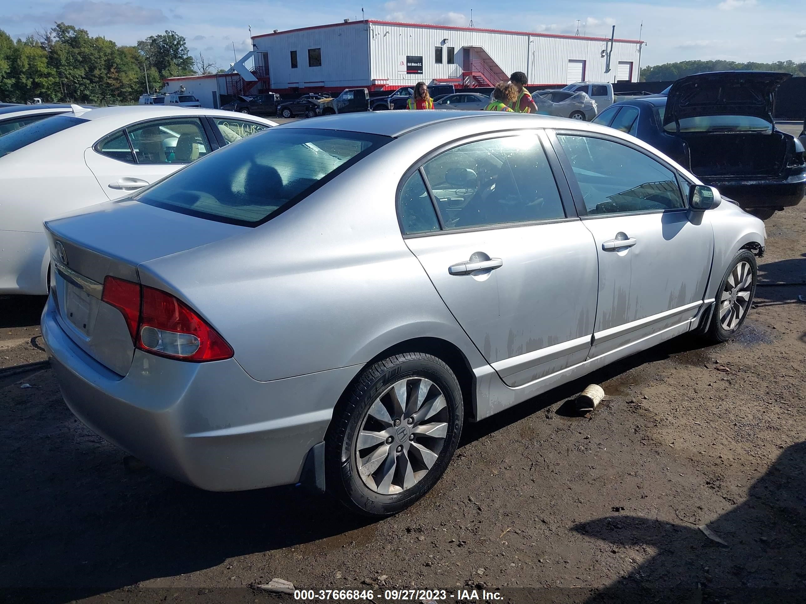 Photo 3 VIN: 2HGFA15879H515082 - HONDA CIVIC 