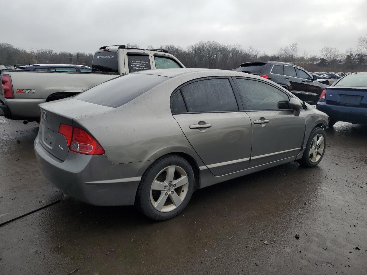 Photo 2 VIN: 2HGFA15888H505501 - HONDA CIVIC 