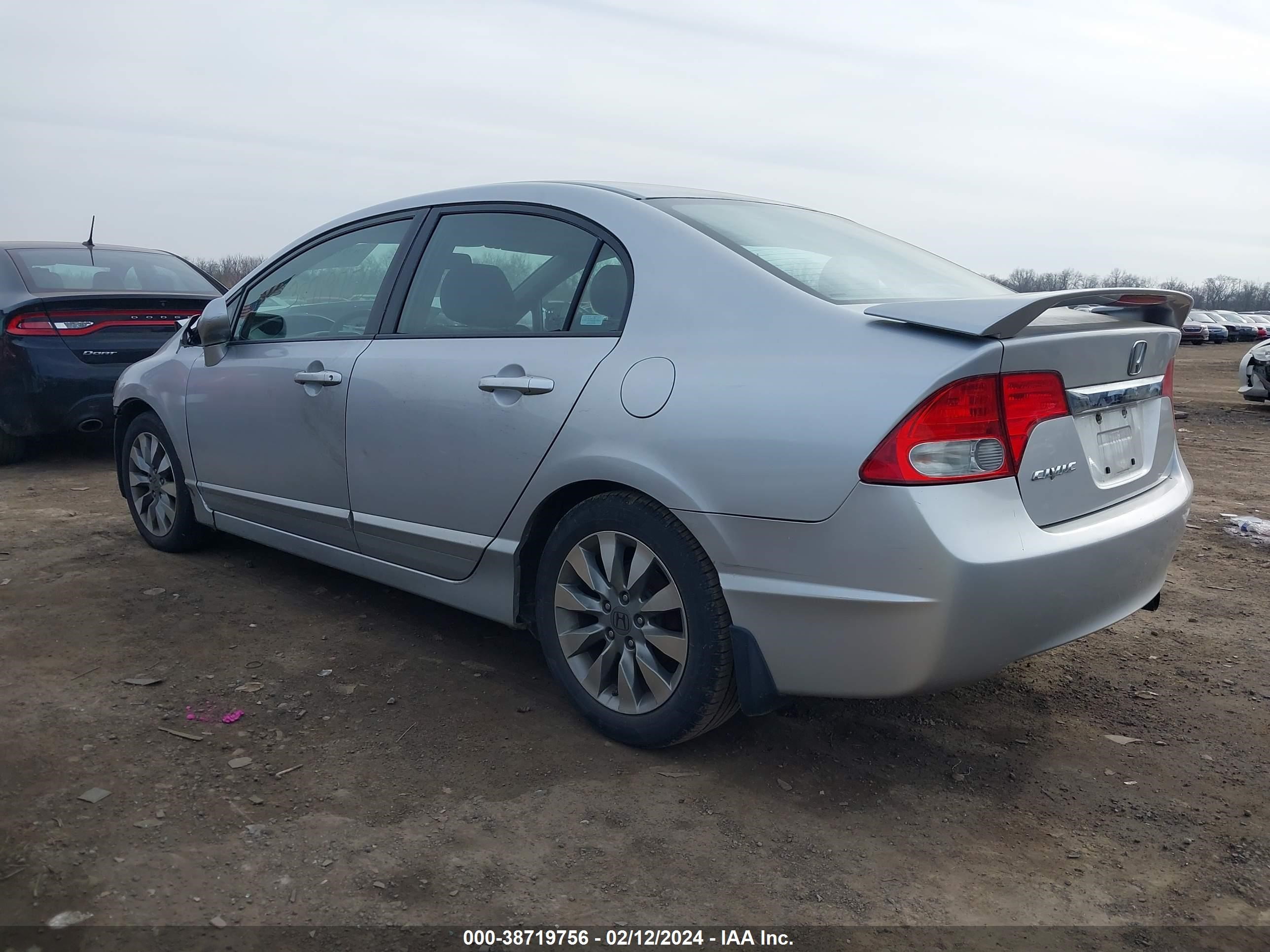 Photo 2 VIN: 2HGFA16809H341886 - HONDA CIVIC 