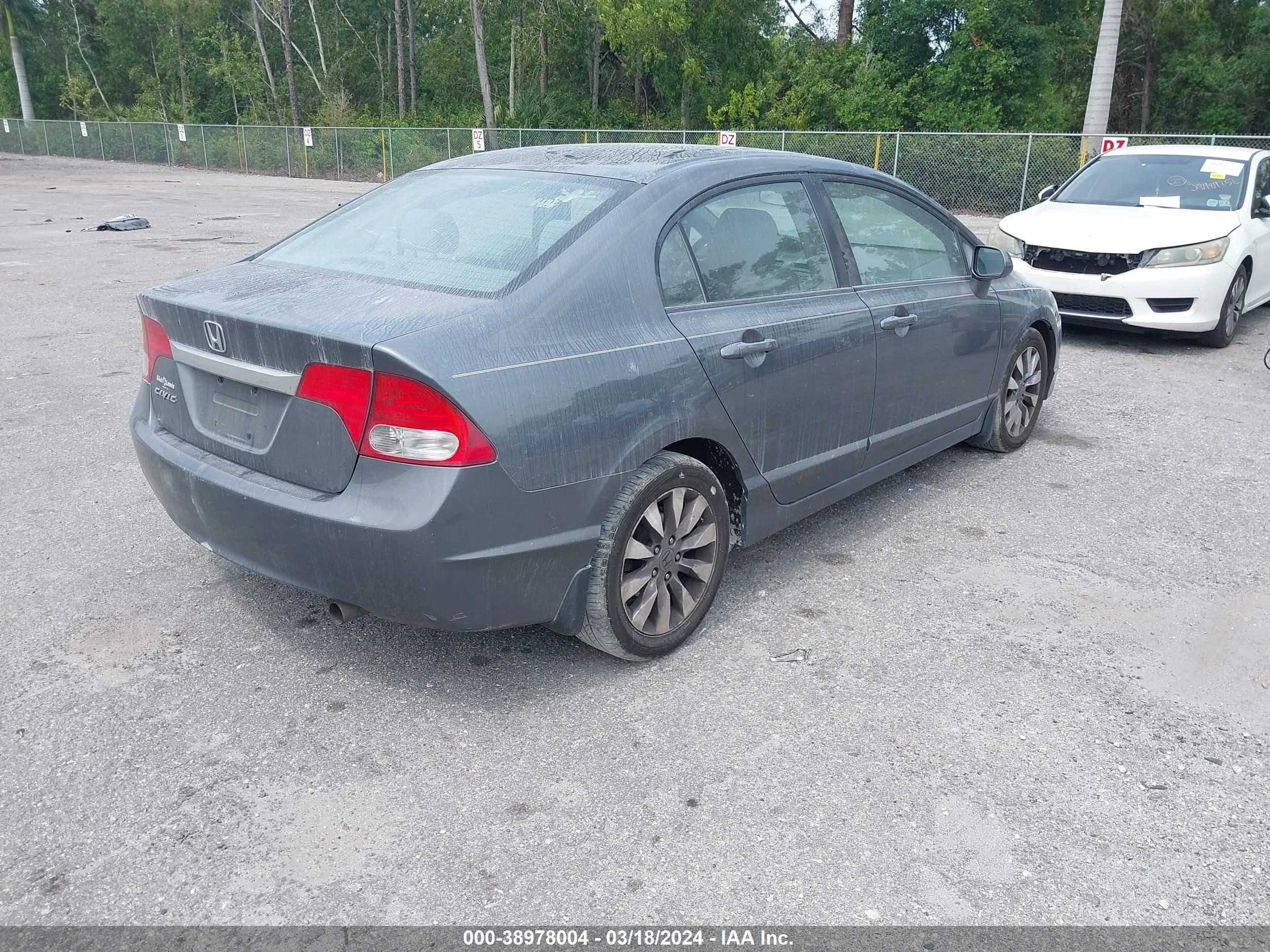 Photo 3 VIN: 2HGFA16839H306209 - HONDA CIVIC 