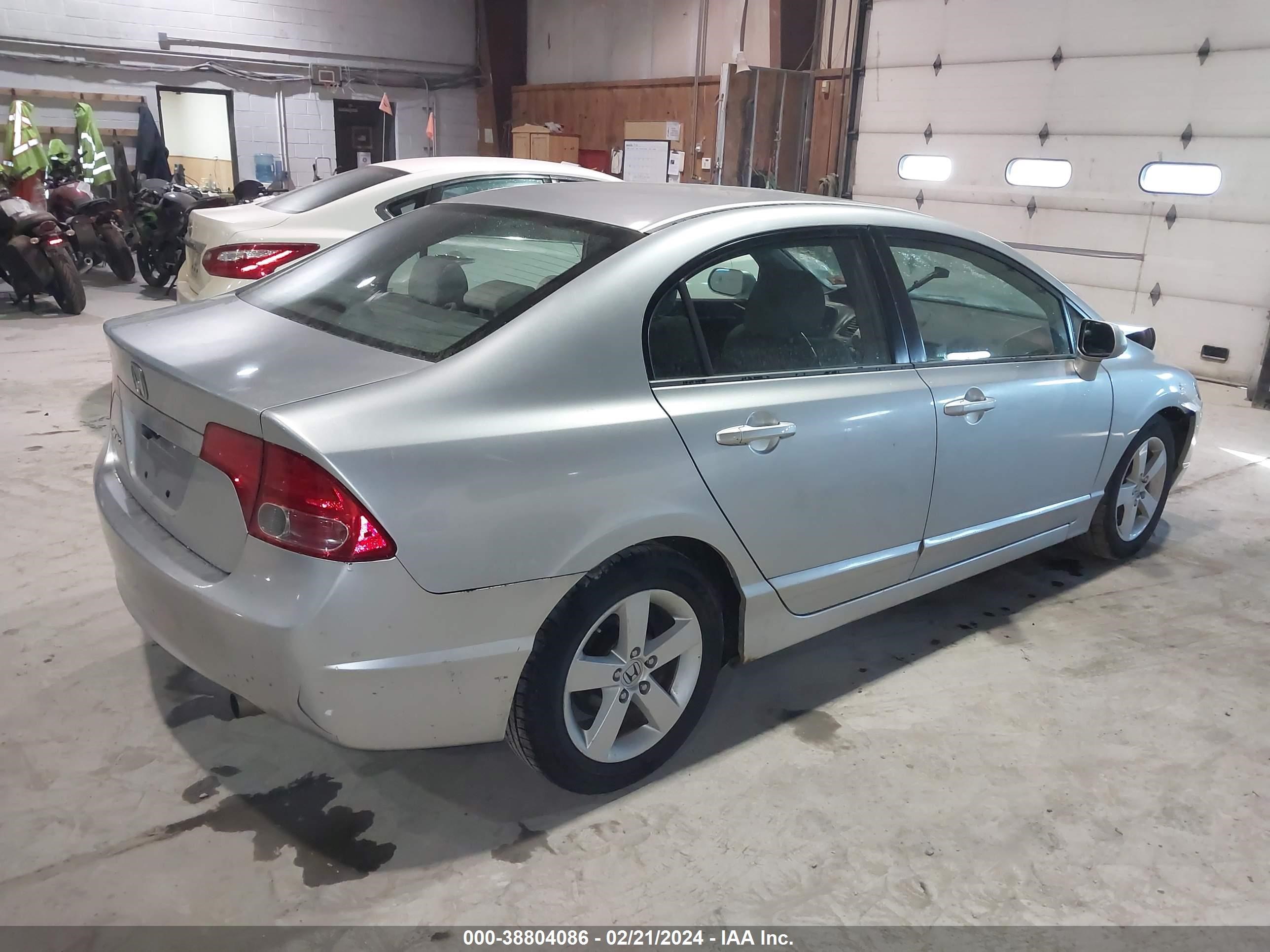 Photo 3 VIN: 2HGFA16848H315113 - HONDA CIVIC 