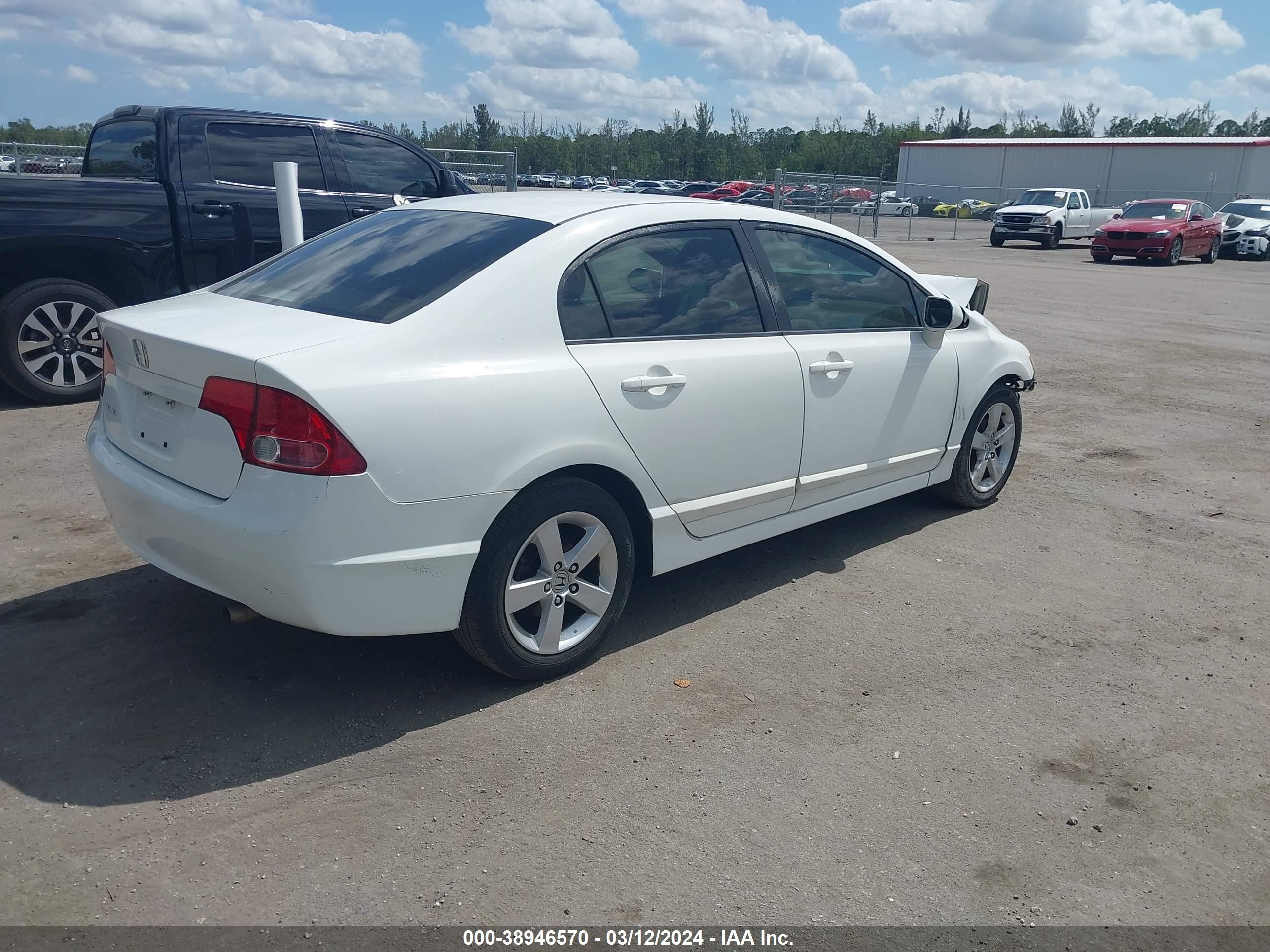 Photo 3 VIN: 2HGFA16888H300730 - HONDA CIVIC 