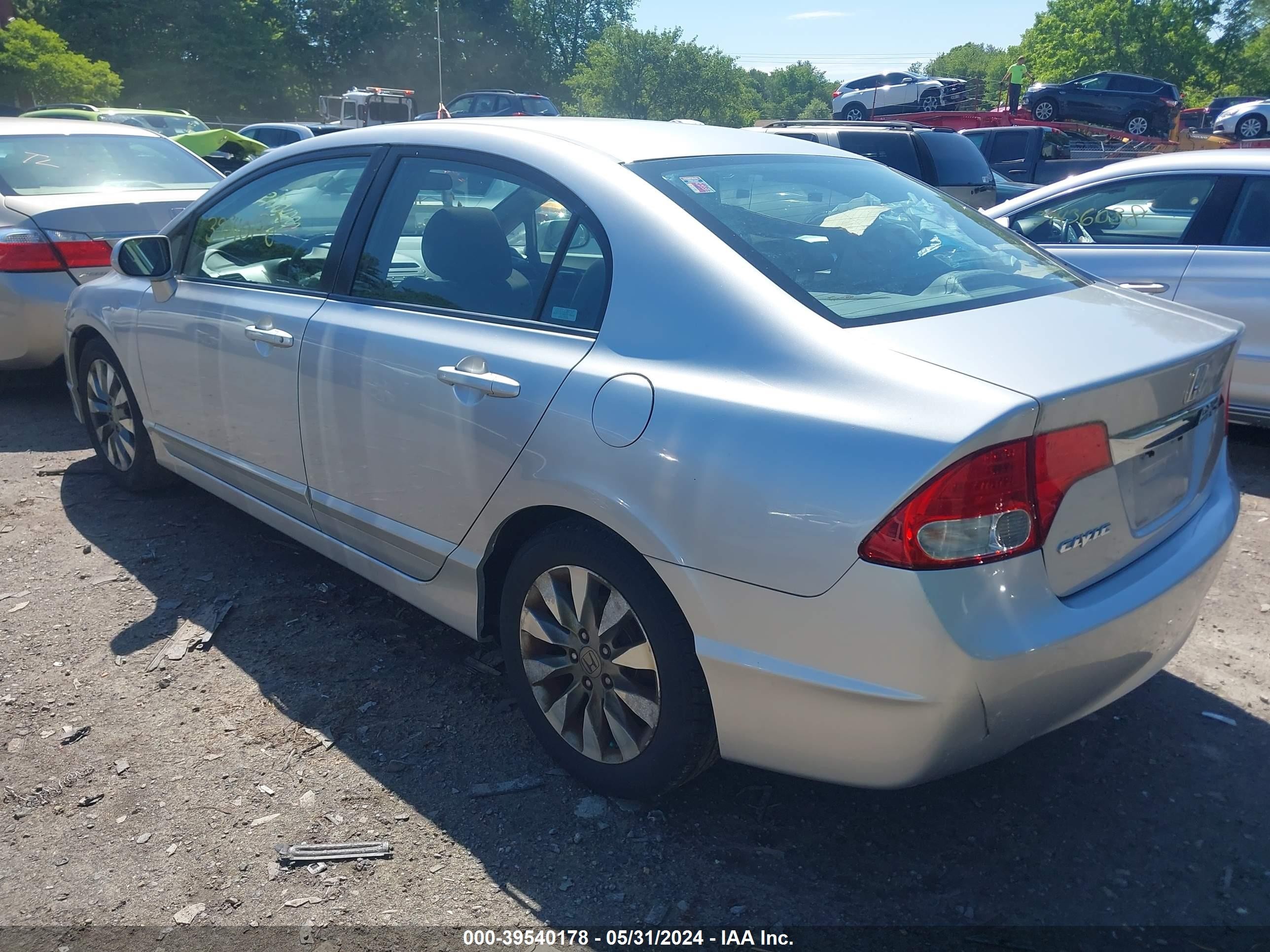 Photo 2 VIN: 2HGFA16899H317893 - HONDA CIVIC 