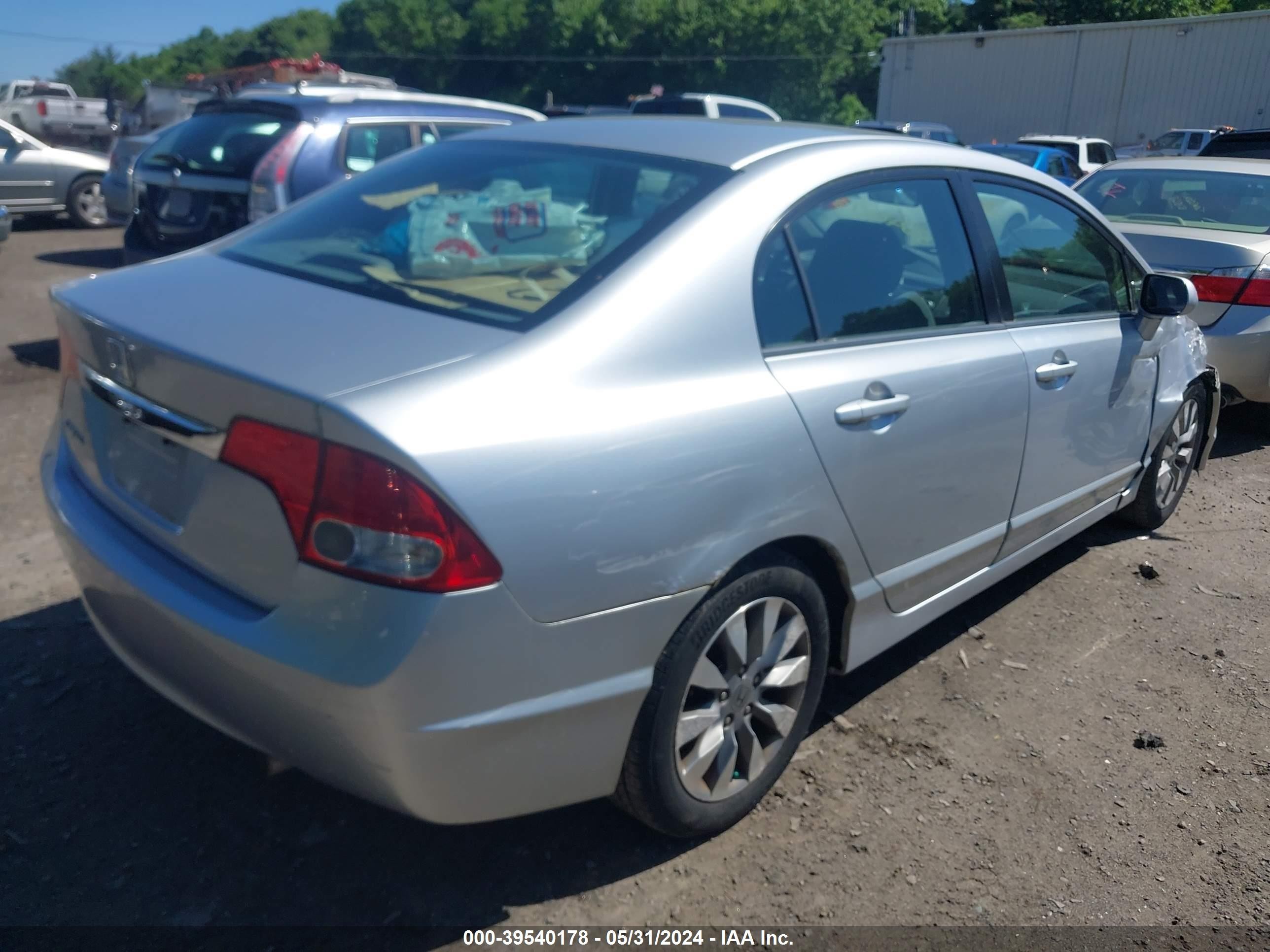 Photo 3 VIN: 2HGFA16899H317893 - HONDA CIVIC 