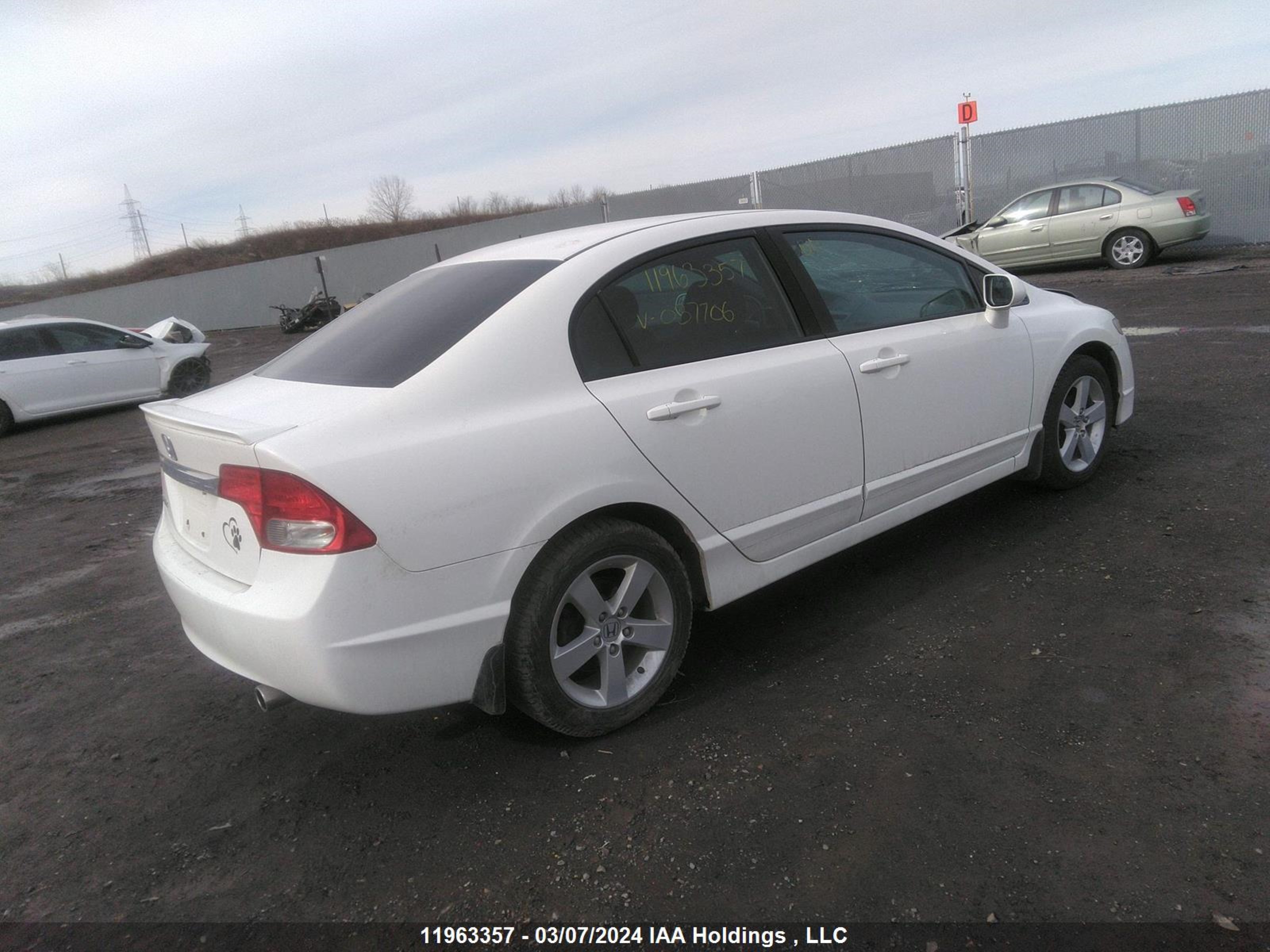 Photo 3 VIN: 2HGFA1E62AH037706 - HONDA CIVIC 