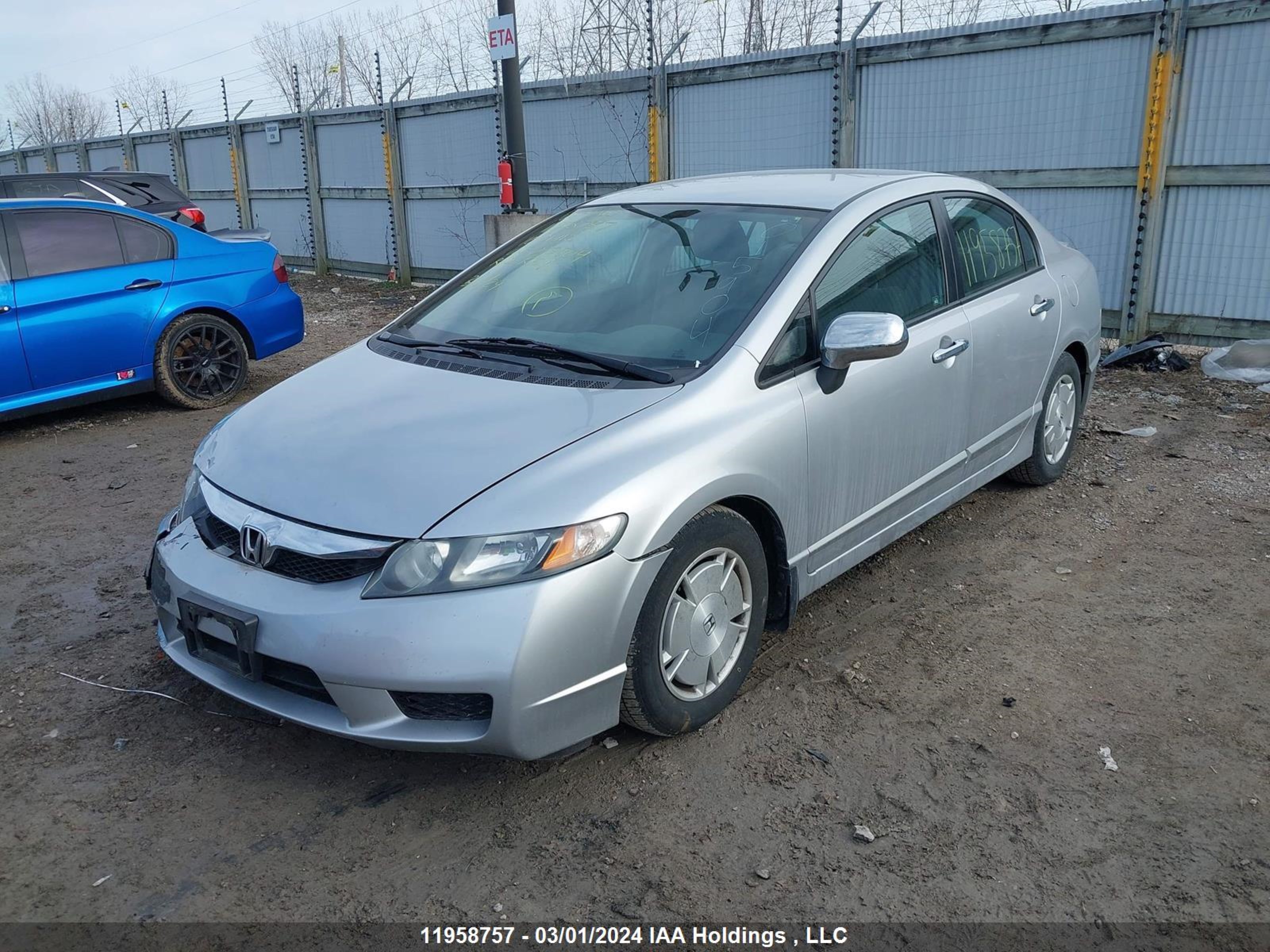 Photo 1 VIN: 2HGFA1F4XAH015904 - HONDA CIVIC 