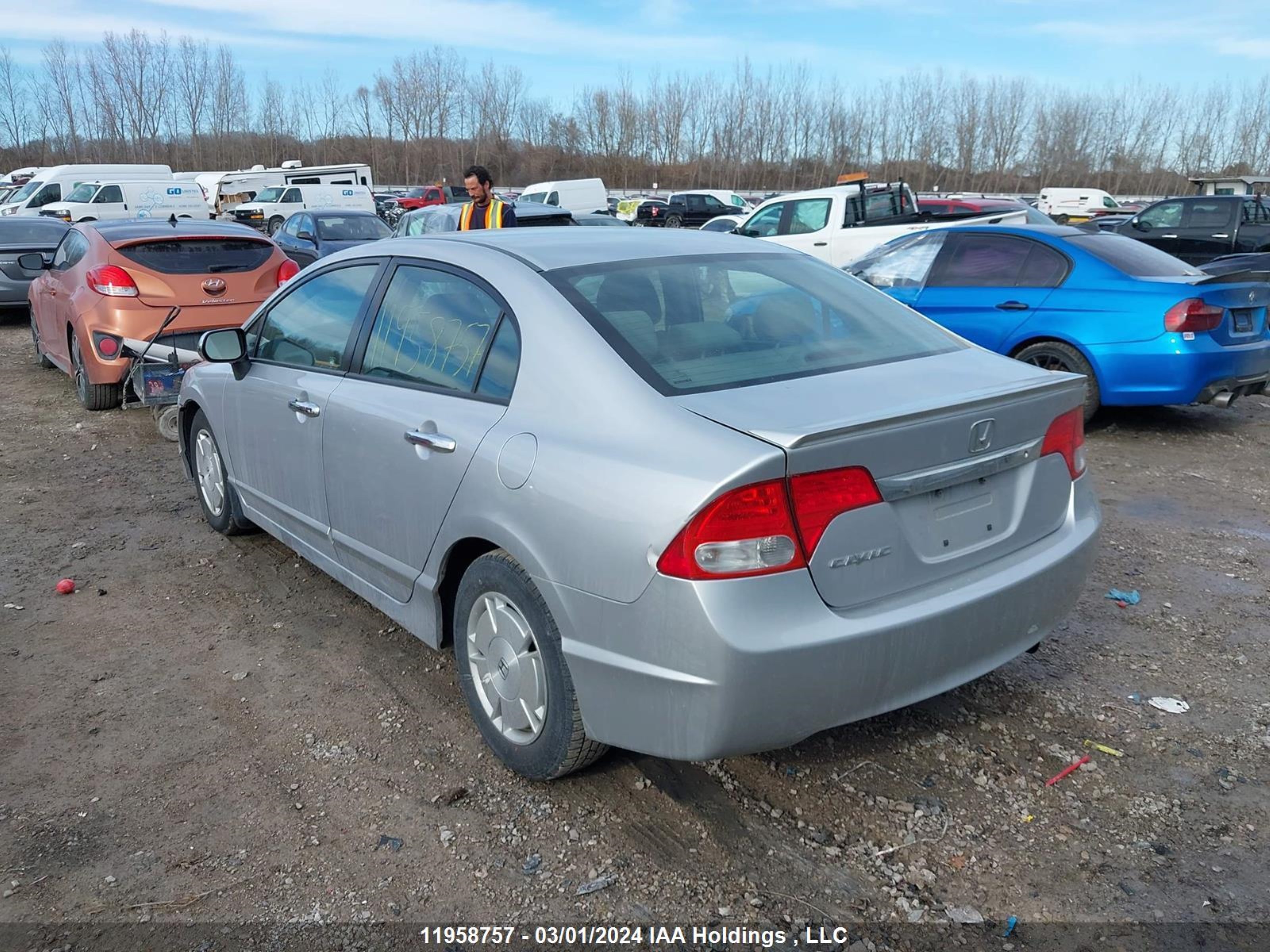 Photo 2 VIN: 2HGFA1F4XAH015904 - HONDA CIVIC 