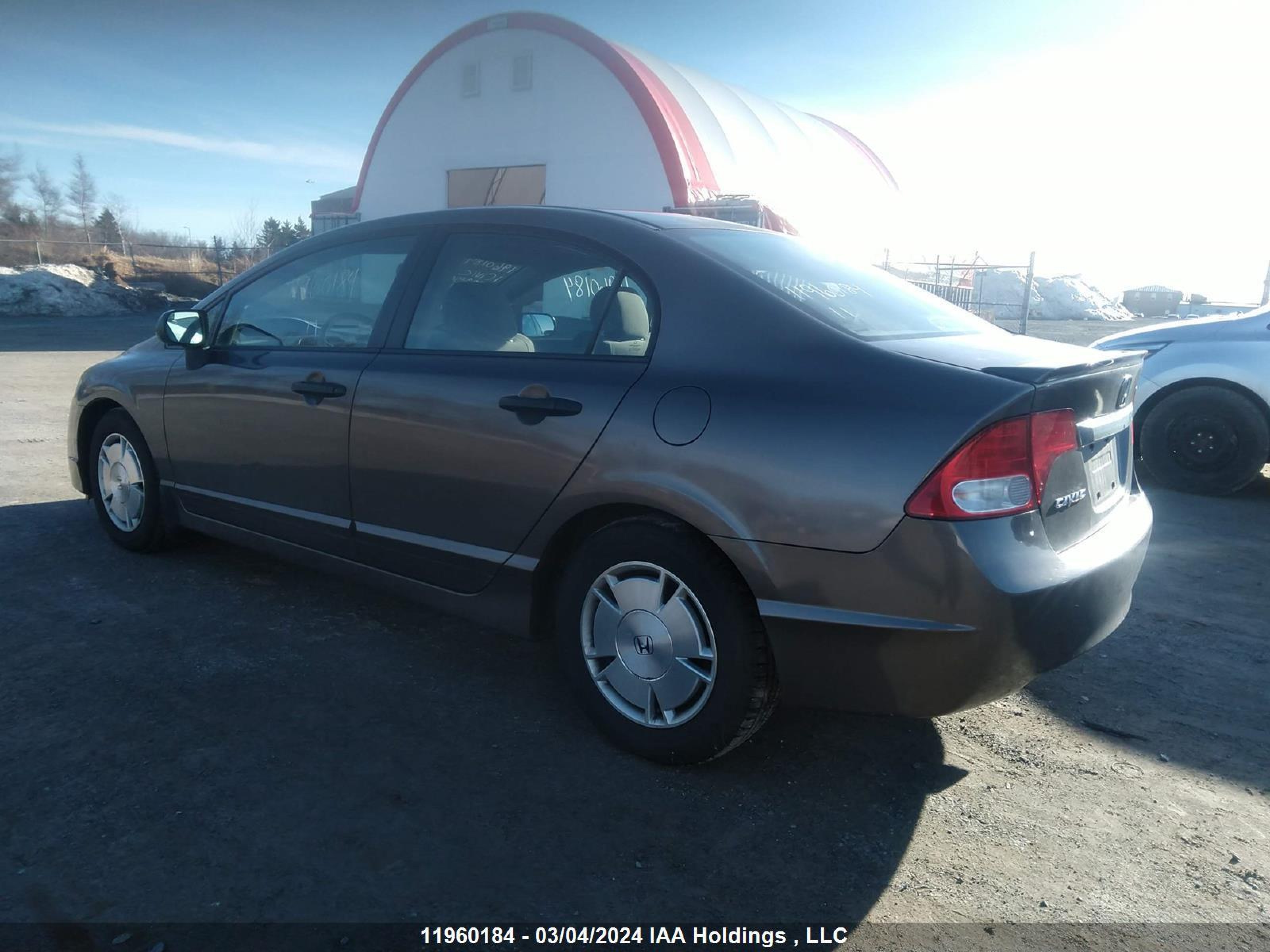 Photo 2 VIN: 2HGFA1F4XBH003561 - HONDA CIVIC 