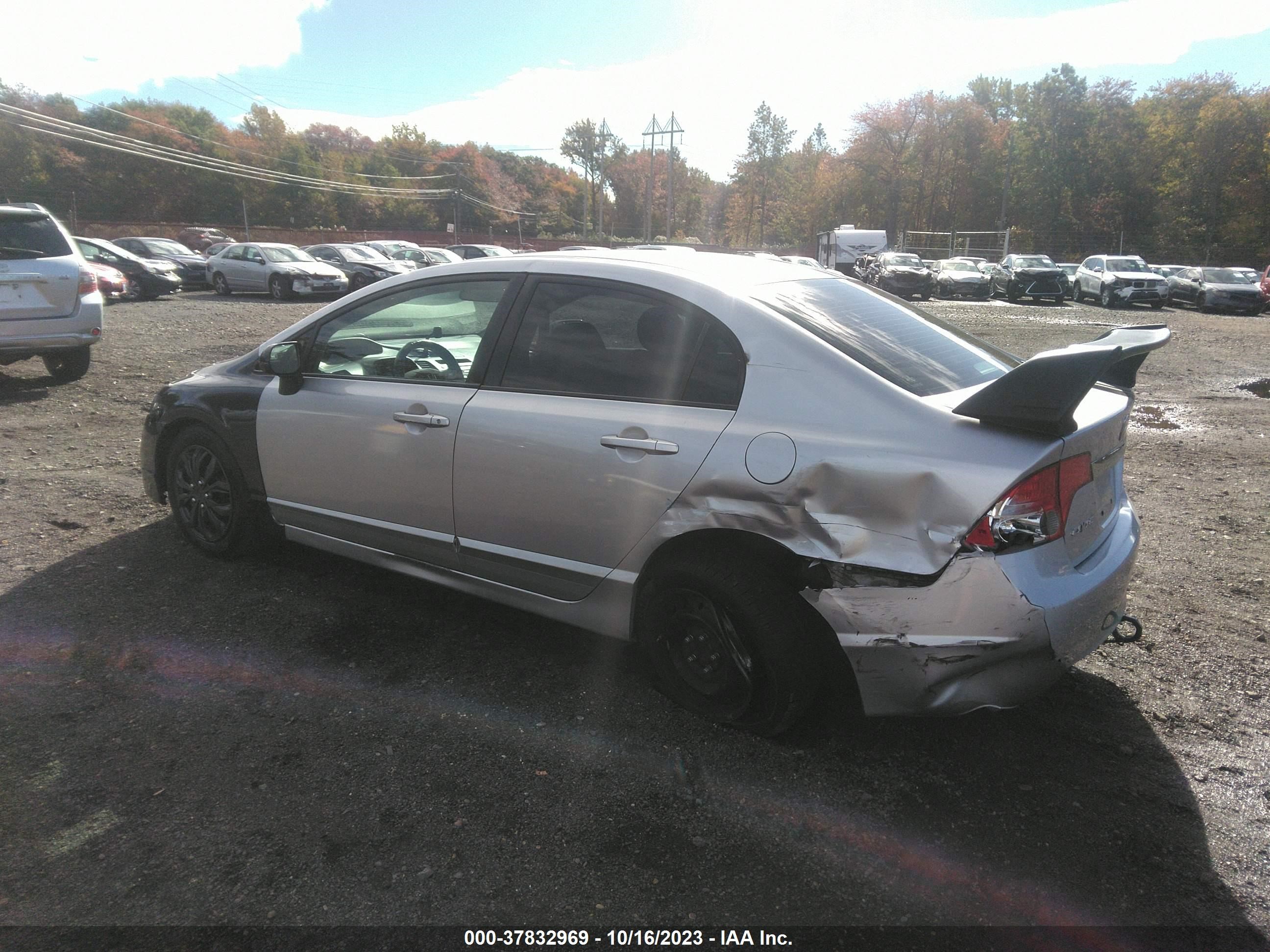 Photo 2 VIN: 2HGFA1F50AH564505 - HONDA CIVIC 