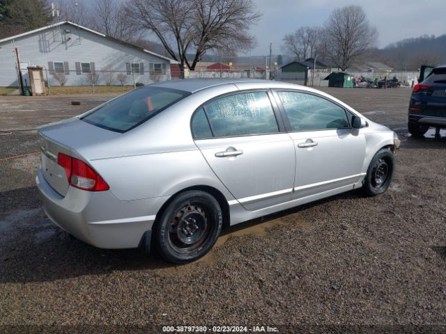 Photo 3 VIN: 2HGFA1F52AH328812 - HONDA CIVIC 