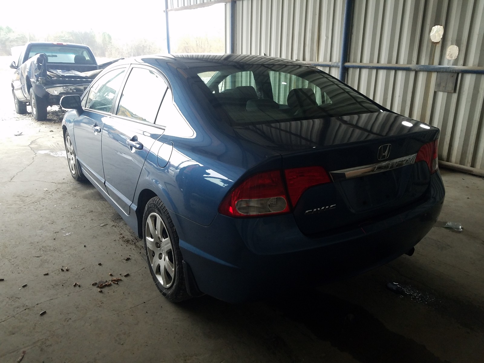 Photo 2 VIN: 2HGFA1F53AH317804 - HONDA CIVIC LX 