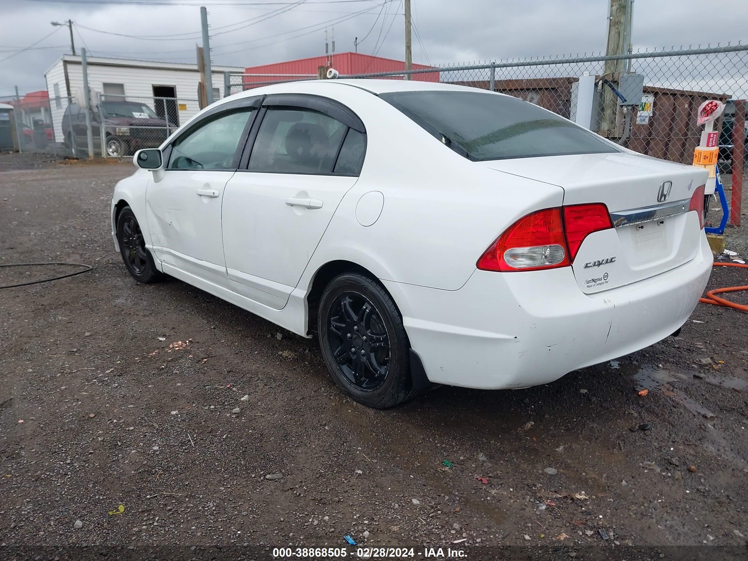 Photo 2 VIN: 2HGFA1F53AH527822 - HONDA CIVIC 