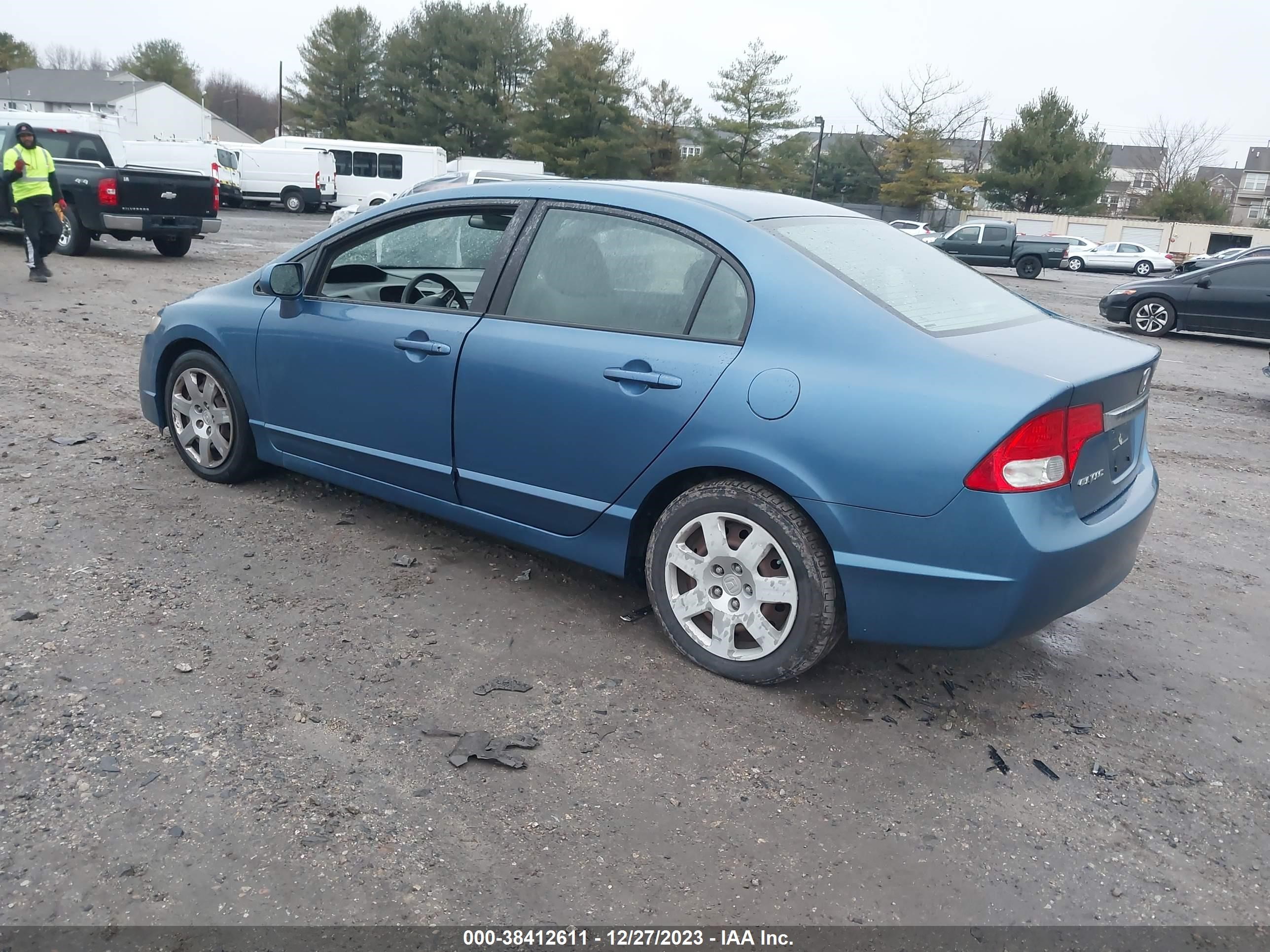 Photo 2 VIN: 2HGFA1F54AH323966 - HONDA CIVIC 