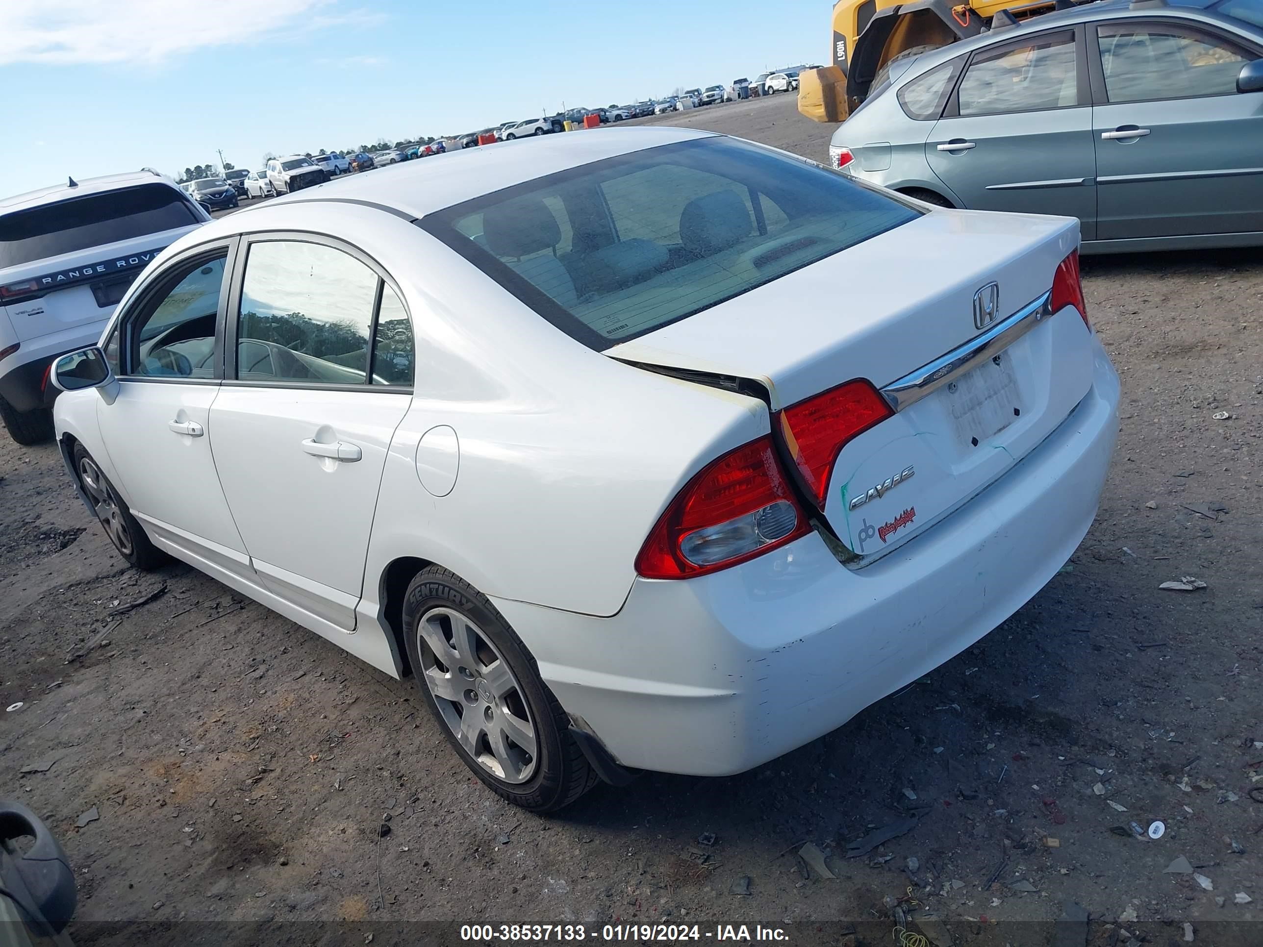 Photo 2 VIN: 2HGFA1F5XAH515375 - HONDA CIVIC 