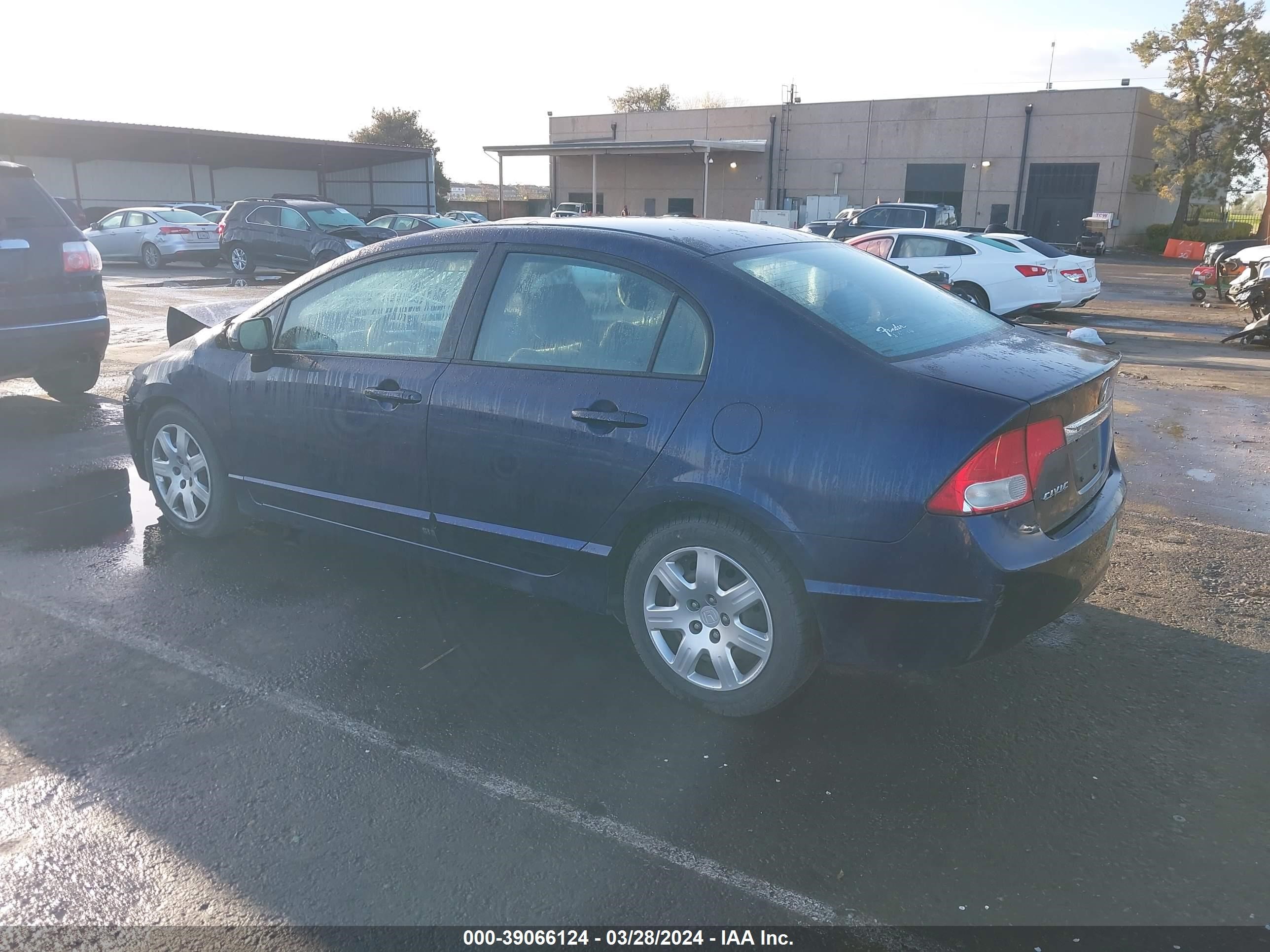 Photo 2 VIN: 2HGFA1F5XAH578914 - HONDA CIVIC 