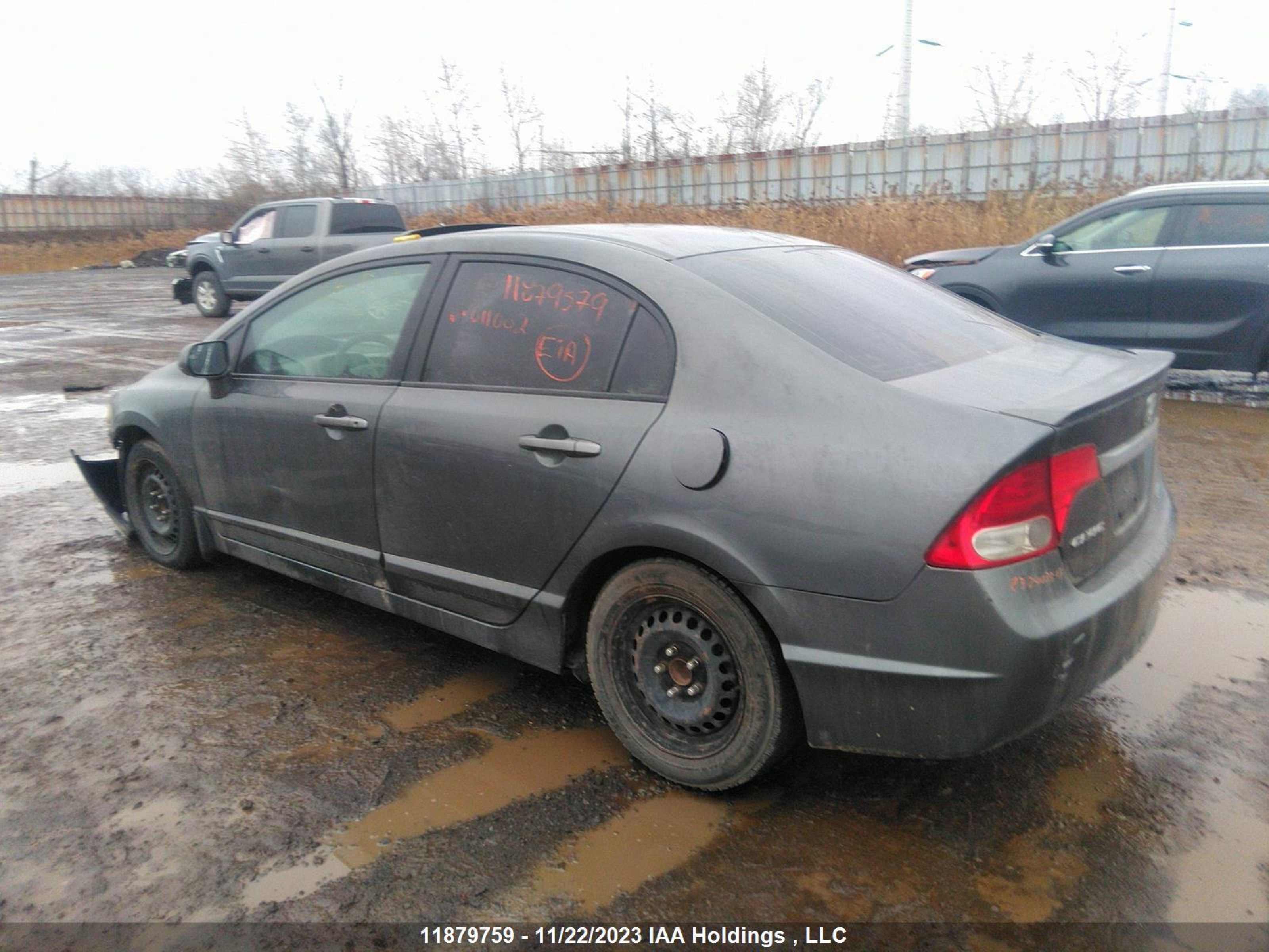 Photo 2 VIN: 2HGFA1F61BH011002 - HONDA CIVIC 