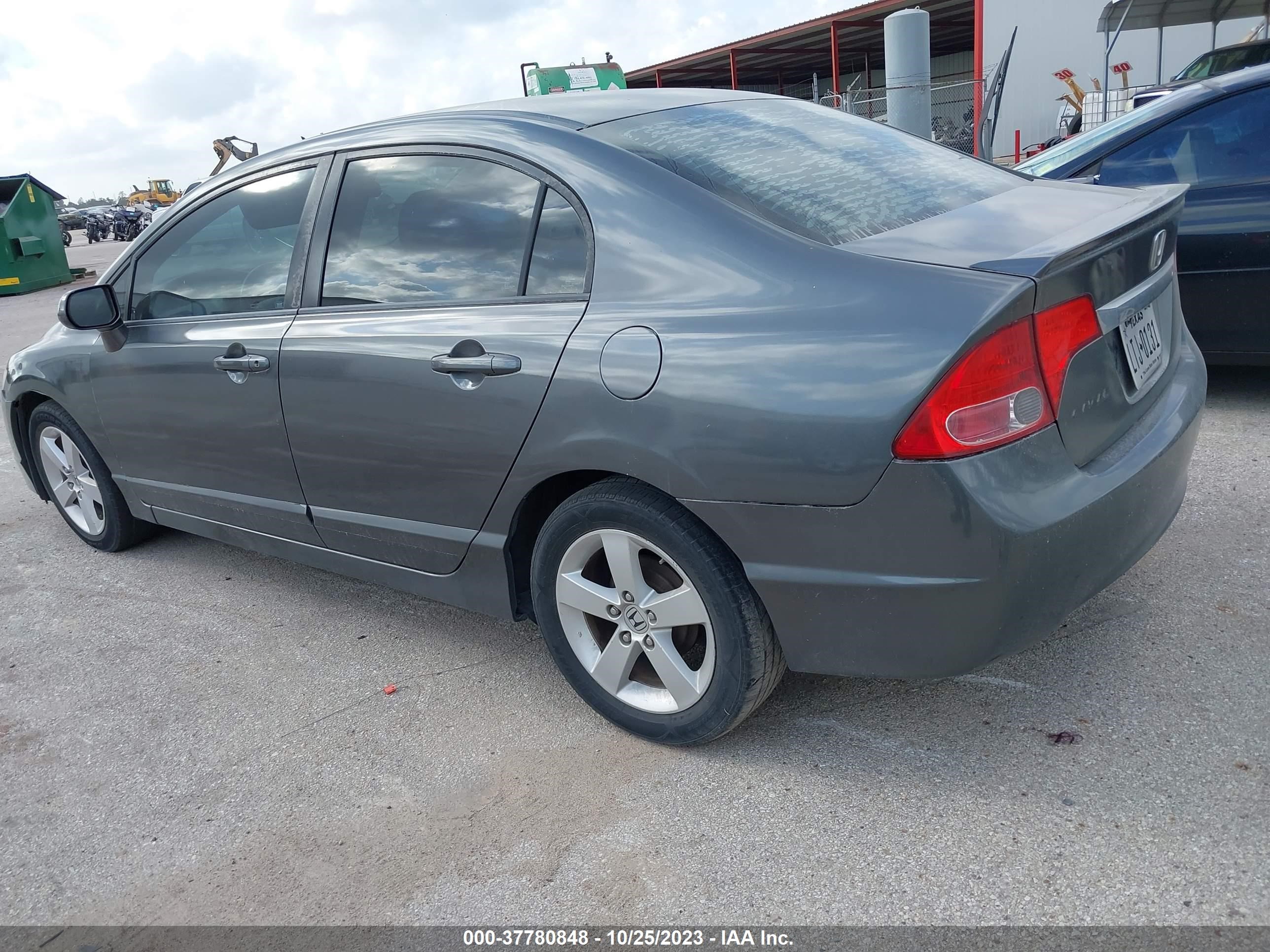 Photo 2 VIN: 2HGFA1F65AH513851 - HONDA CIVIC 