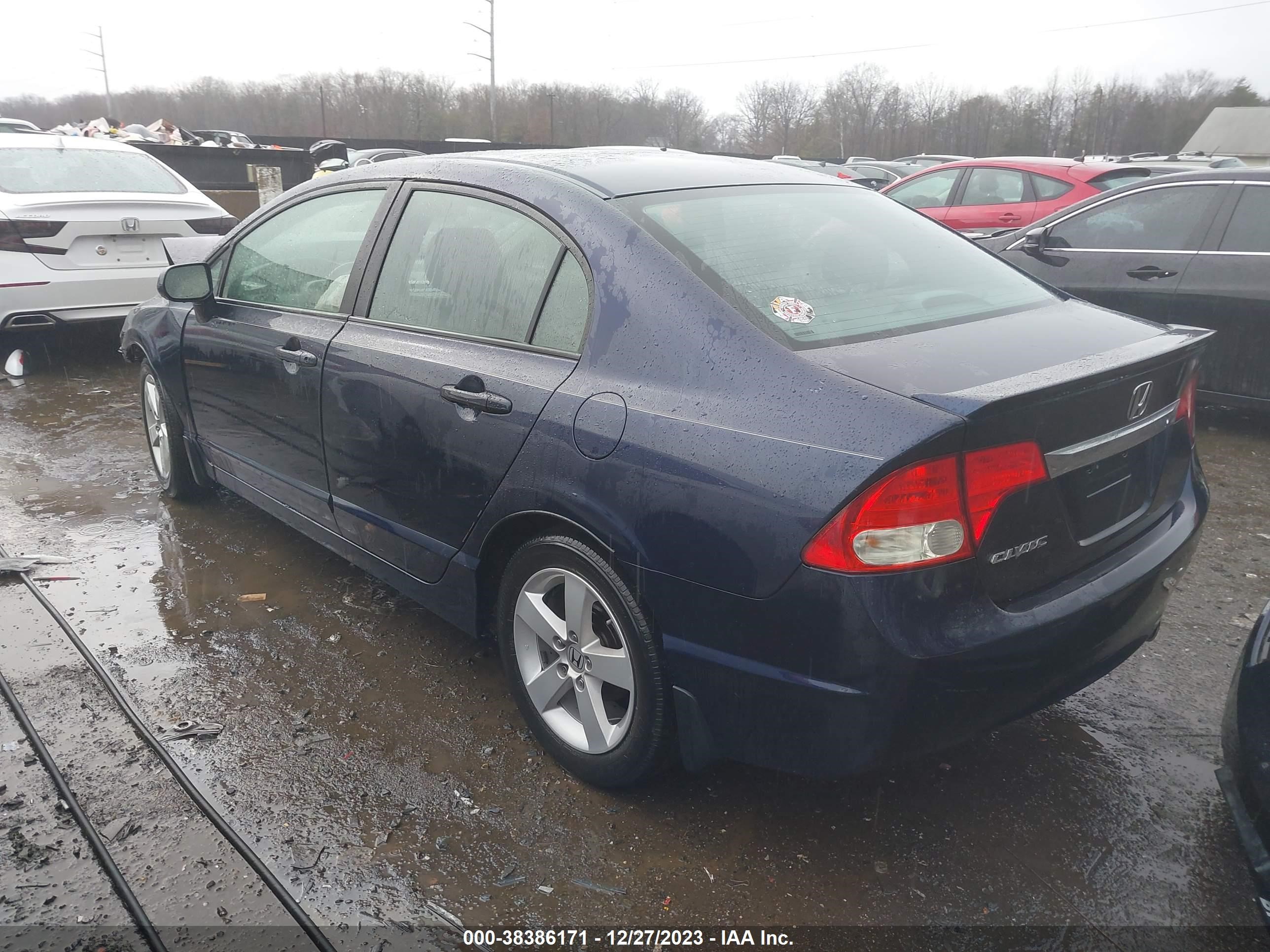 Photo 2 VIN: 2HGFA1F68AH532328 - HONDA CIVIC 