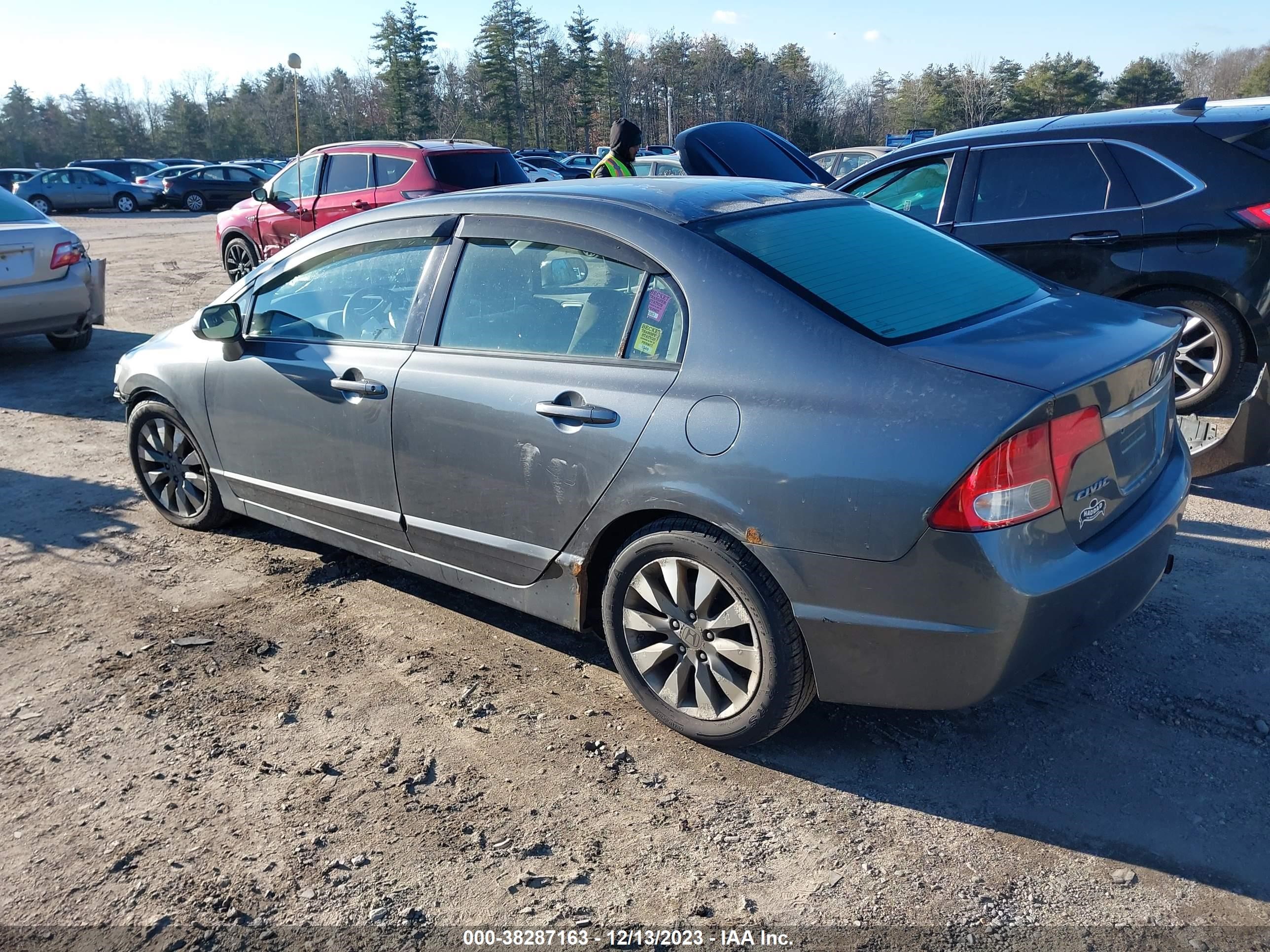 Photo 2 VIN: 2HGFA1F82AH515915 - HONDA CIVIC 