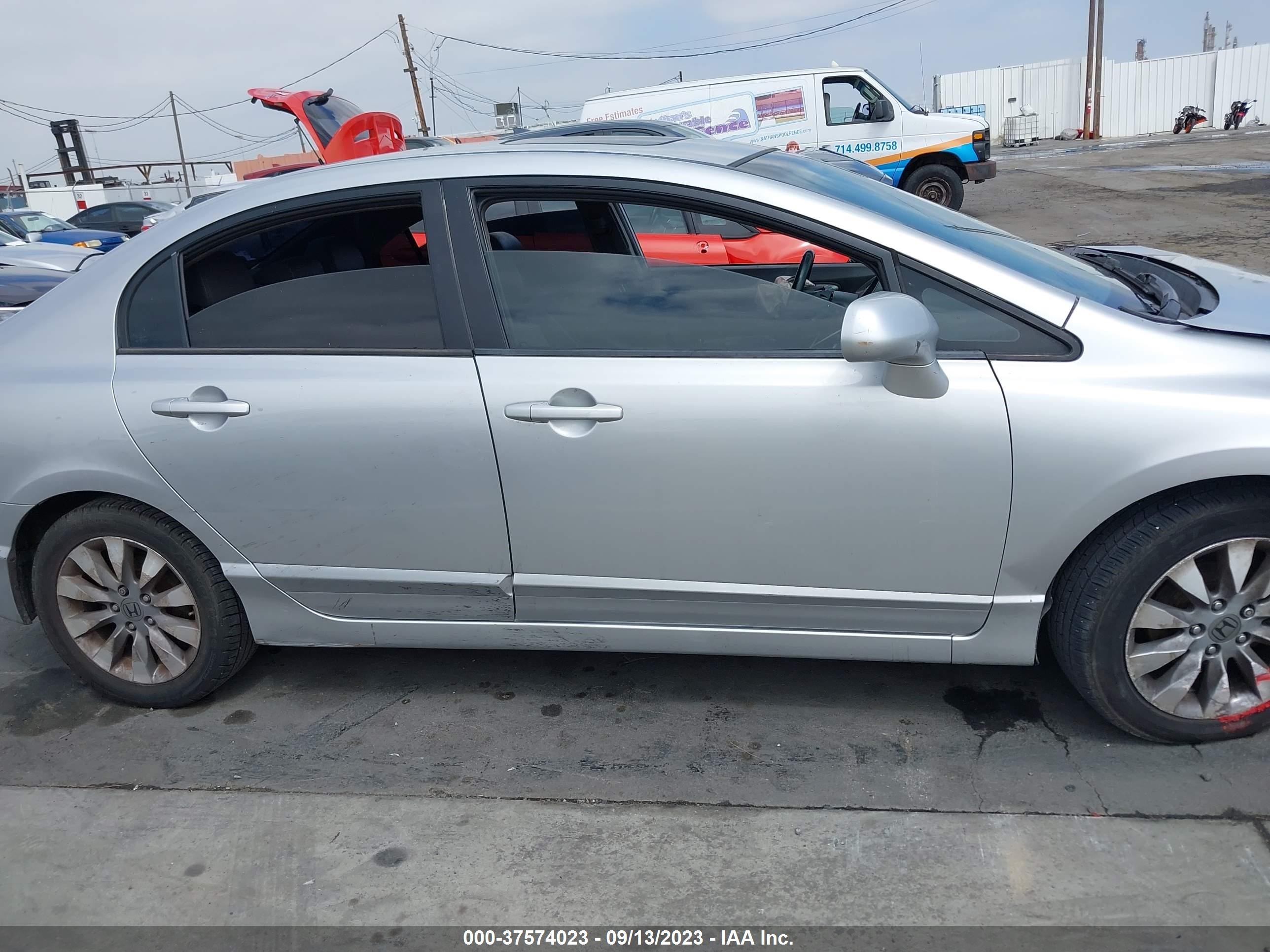 Photo 13 VIN: 2HGFA1F92BH533678 - HONDA CIVIC 