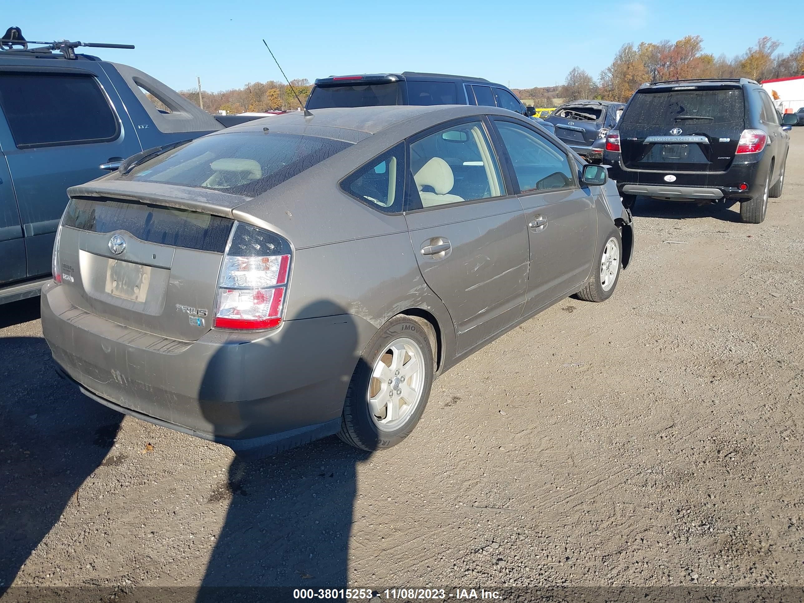 Photo 3 VIN: 2HGFA1F93AH515317 - TOYOTA PRIUS 