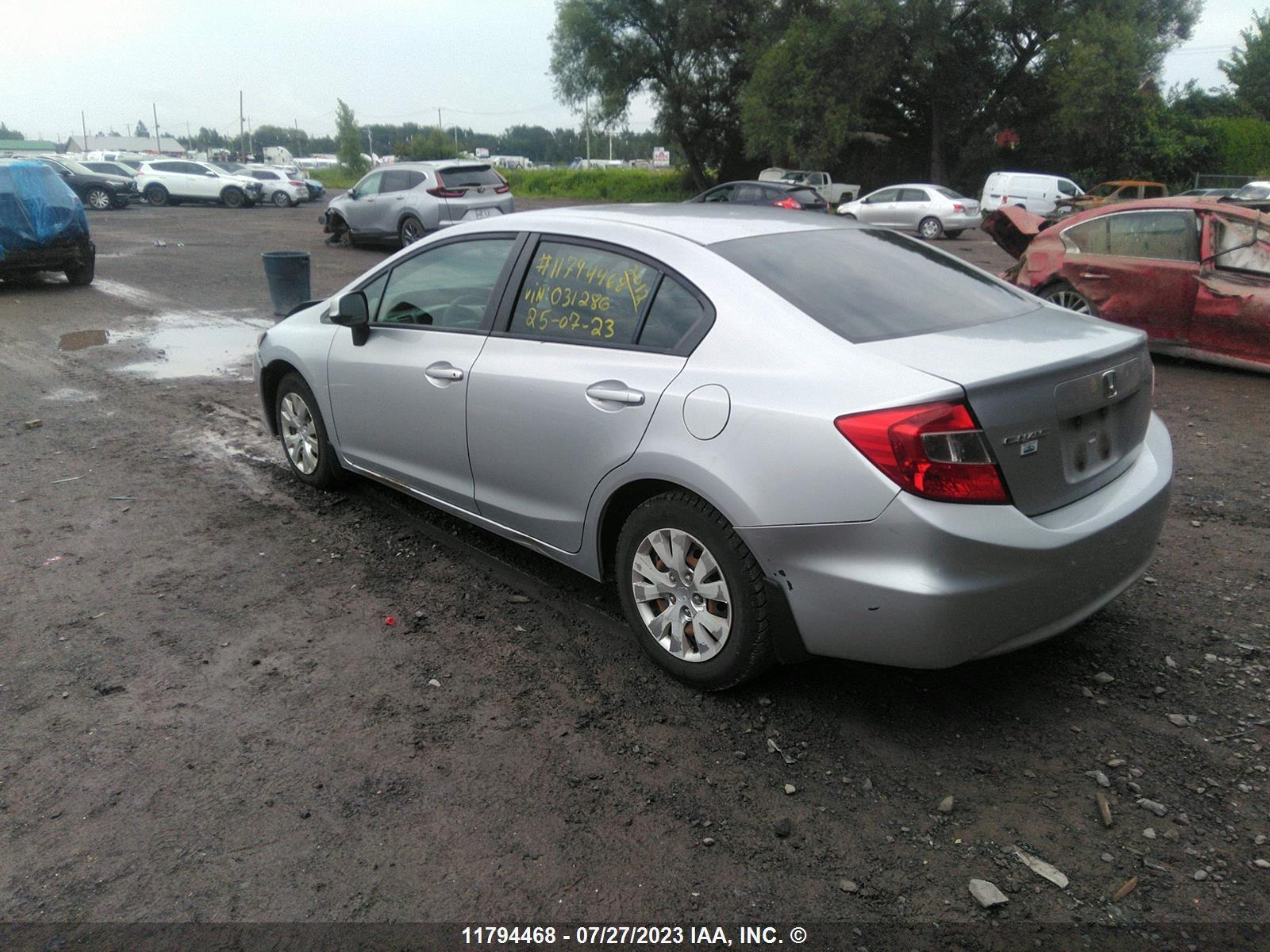 Photo 2 VIN: 2HGFB2E43CH031286 - HONDA CIVIC 