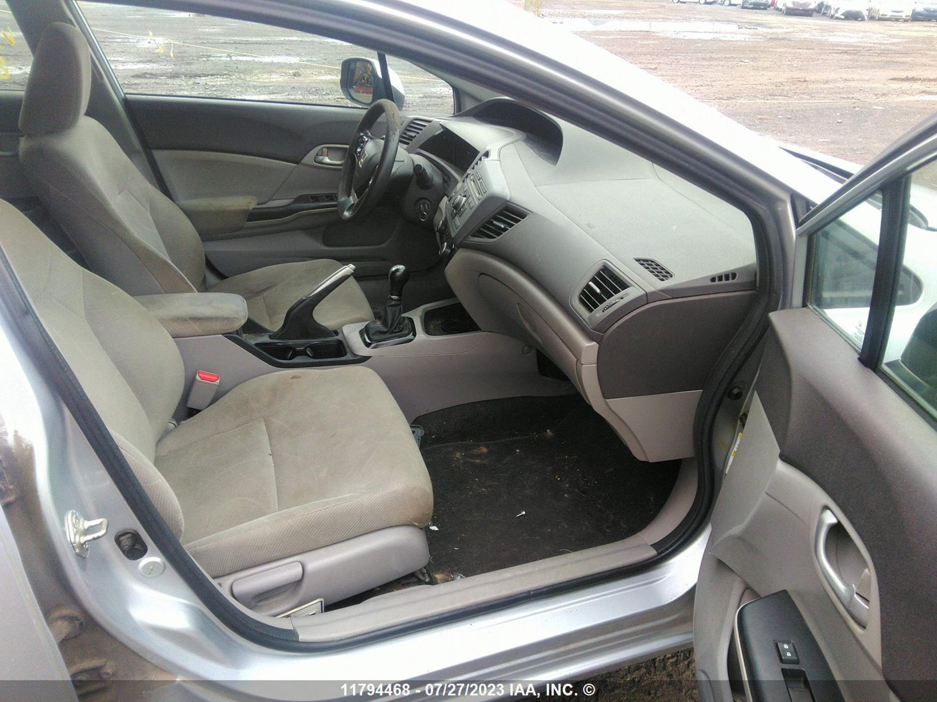 Photo 4 VIN: 2HGFB2E43CH031286 - HONDA CIVIC 