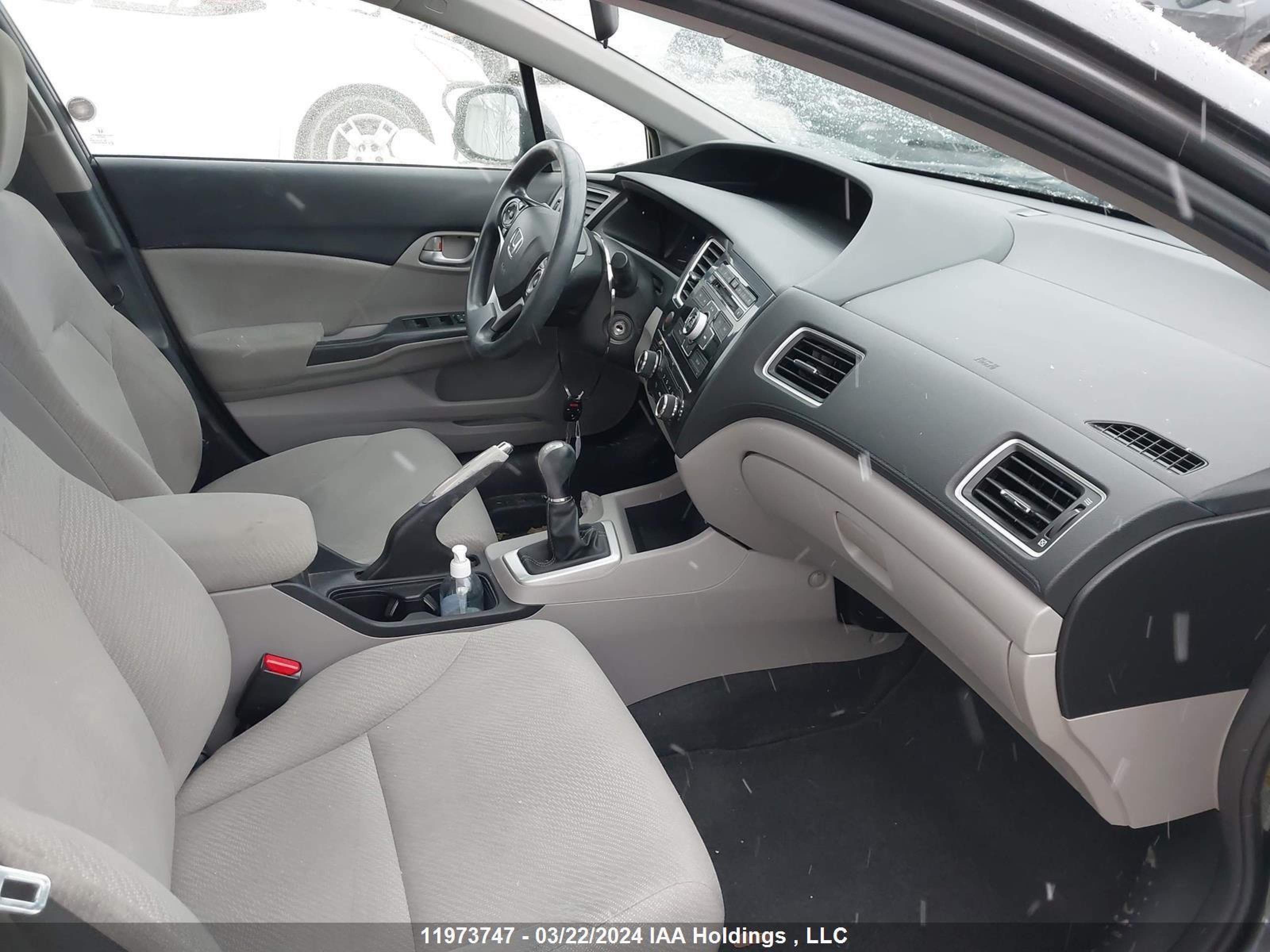 Photo 4 VIN: 2HGFB2E48DH011875 - HONDA CIVIC 